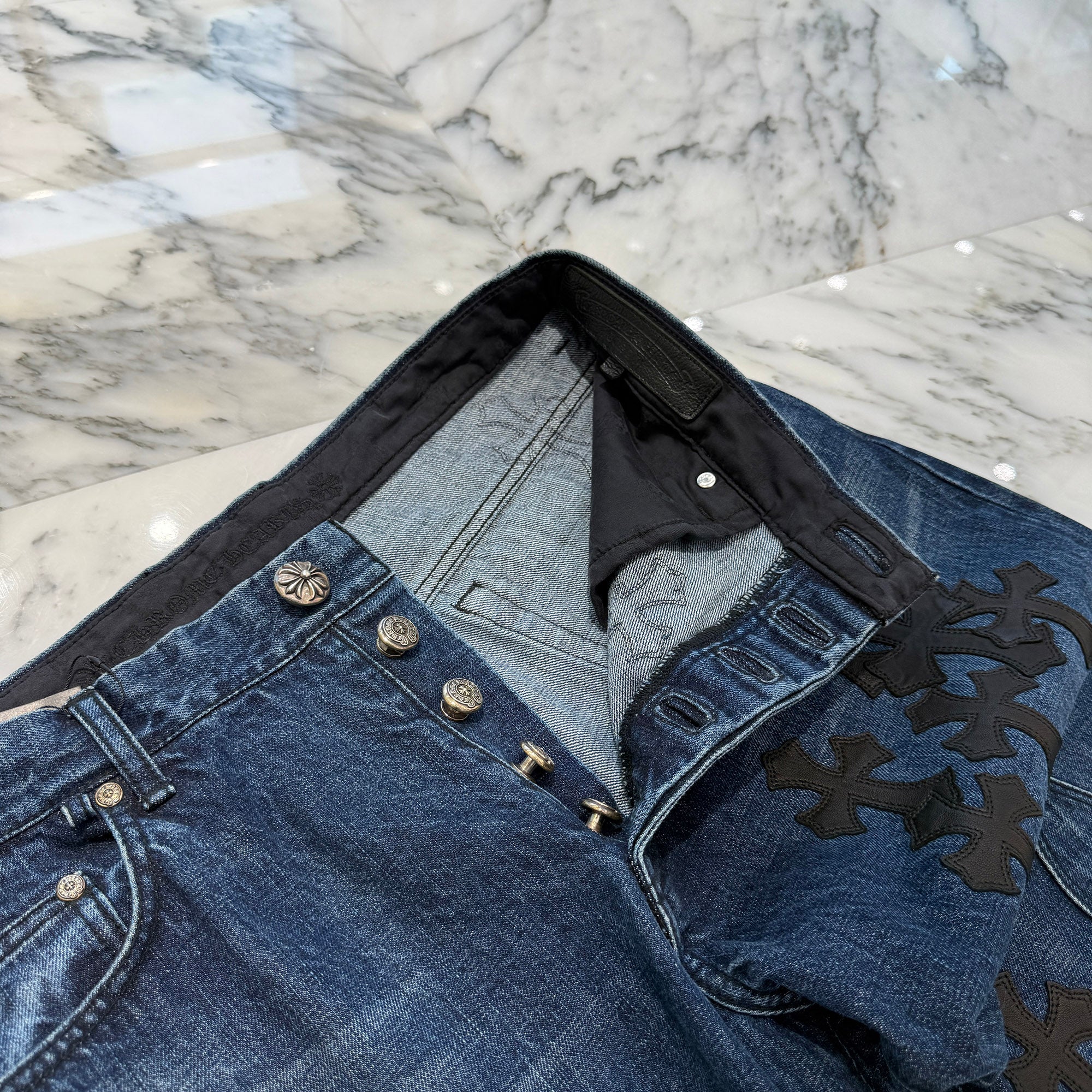 CHROME HEARTS Leather Cross Patch Cross Ball Button Flare Knee Denim Pants Size 36 クロムハーツ レザークロスパッチ クロスボールボタン フレアニー デニムパンツ サイズ36