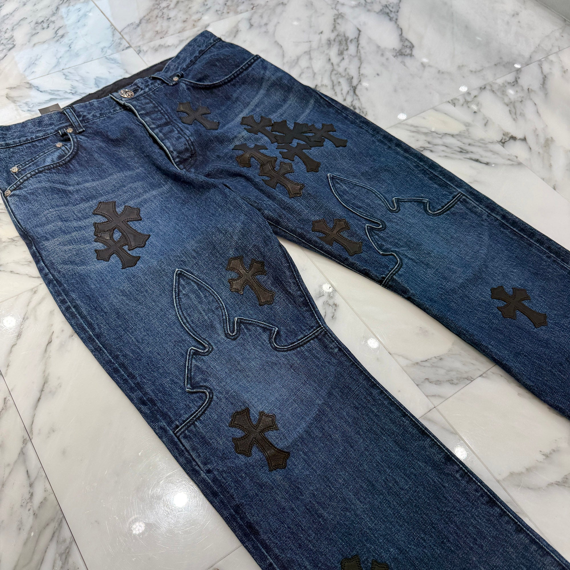 CHROME HEARTS Leather Cross Patch Cross Ball Button Flare Knee Denim Pants Size 36 クロムハーツ レザークロスパッチ クロスボールボタン フレアニー デニムパンツ サイズ36
