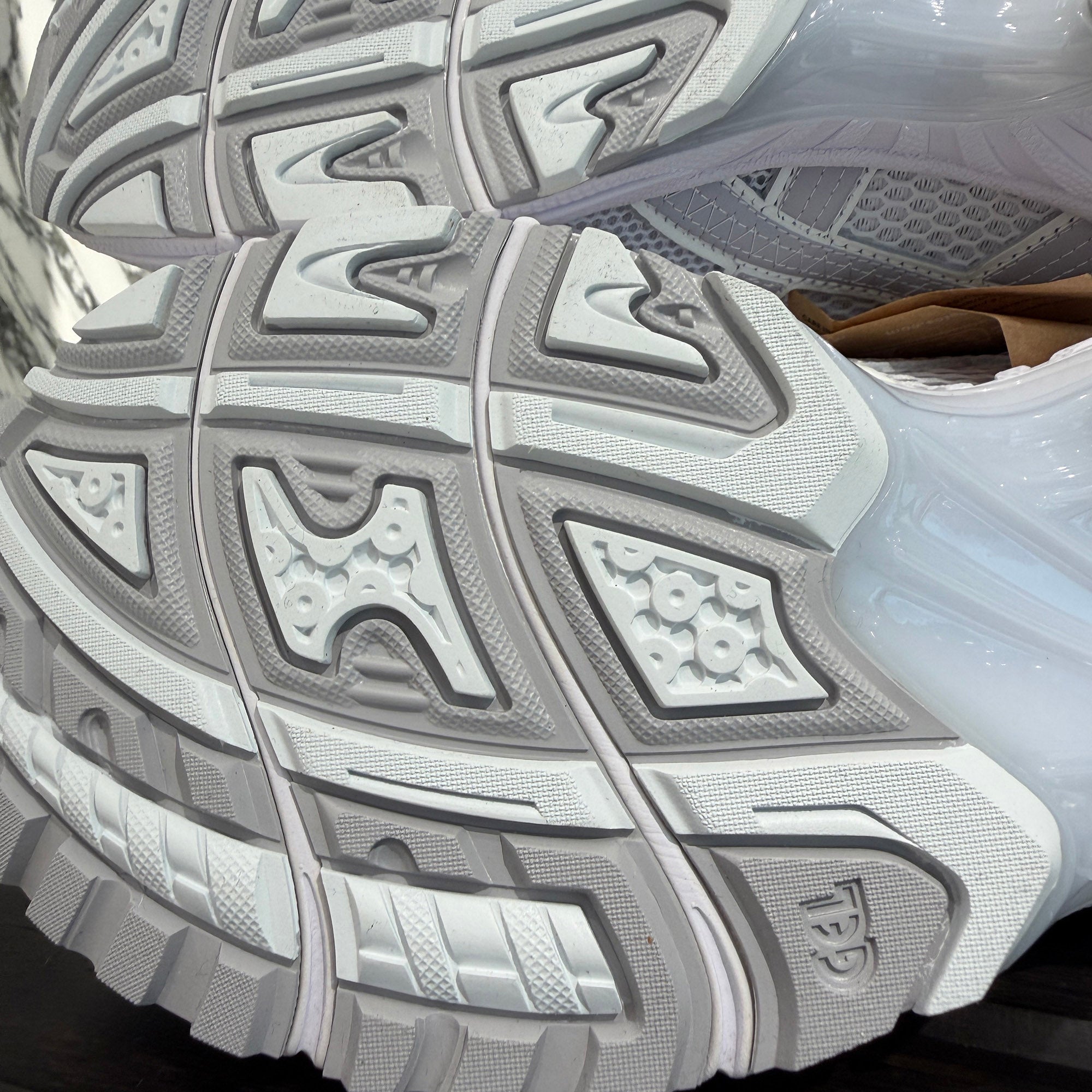THOM BROWNE × ASICS 2026SS GEL-KAYANO 14 Sneakers UFC001B-F1287-100-10 Size 10(28.0cm) トムブラウン×アシックス ゲルカヤノ14 スニーカー サイズ10(28.0cm)