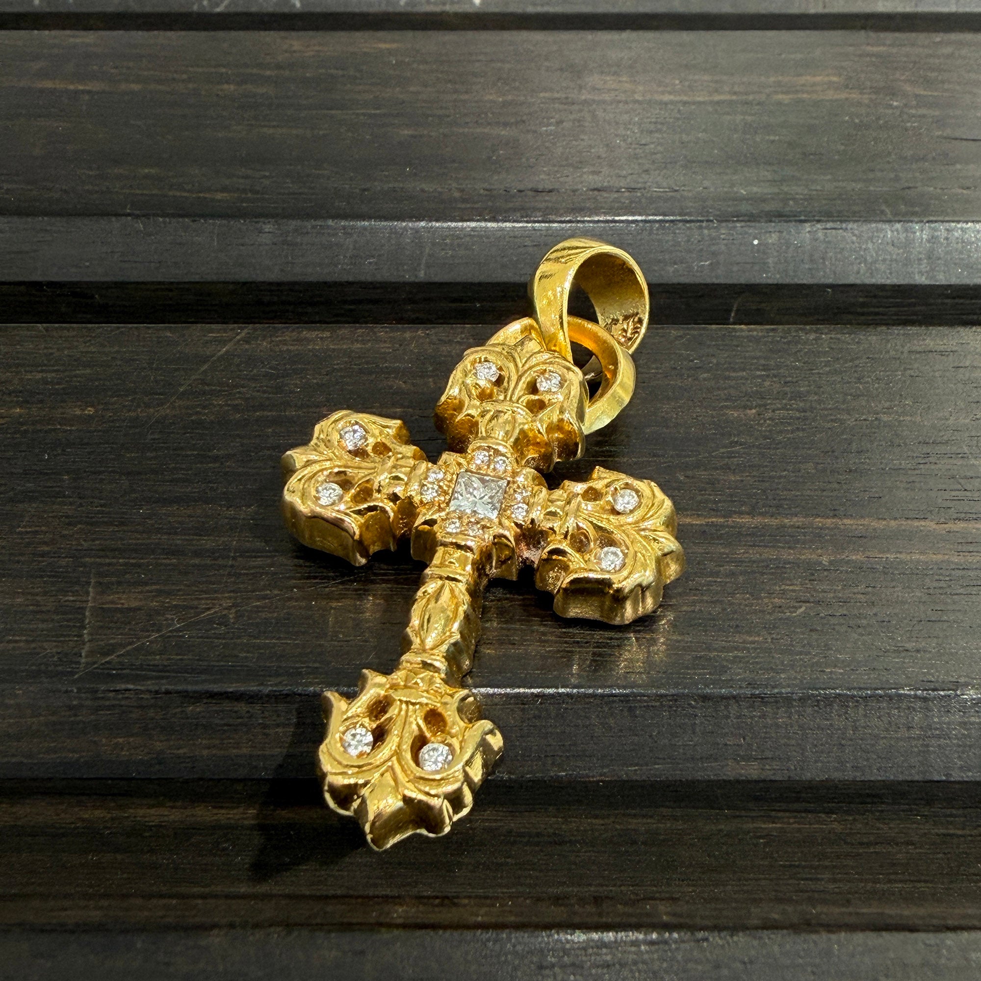 CHROME HEARTS 22K PAVE Diamond Filigree Cross Pendent XS With Bail クロムハーツ 22K パヴェ ダイヤモンド フィリグリークロス ペンダントXS ウィズベイル