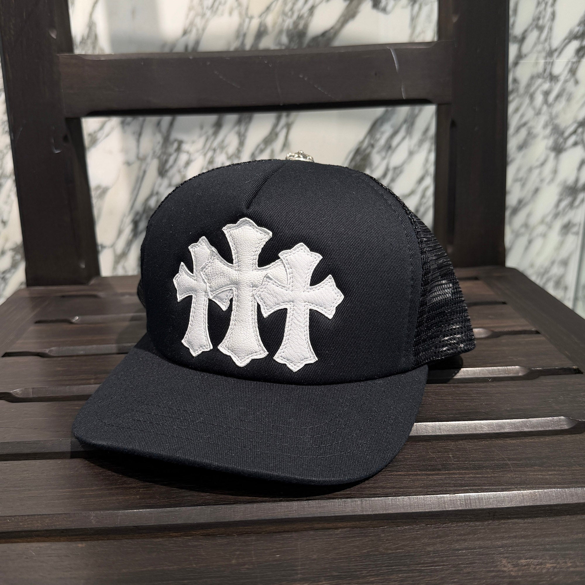 CHROME HEARTS Triple Cross Patch Trucker Cap ONE SIZE (51-61) クロムハーツ トリプルクロスパッチ トラッカーキャップ ONE SIZE (51-61)