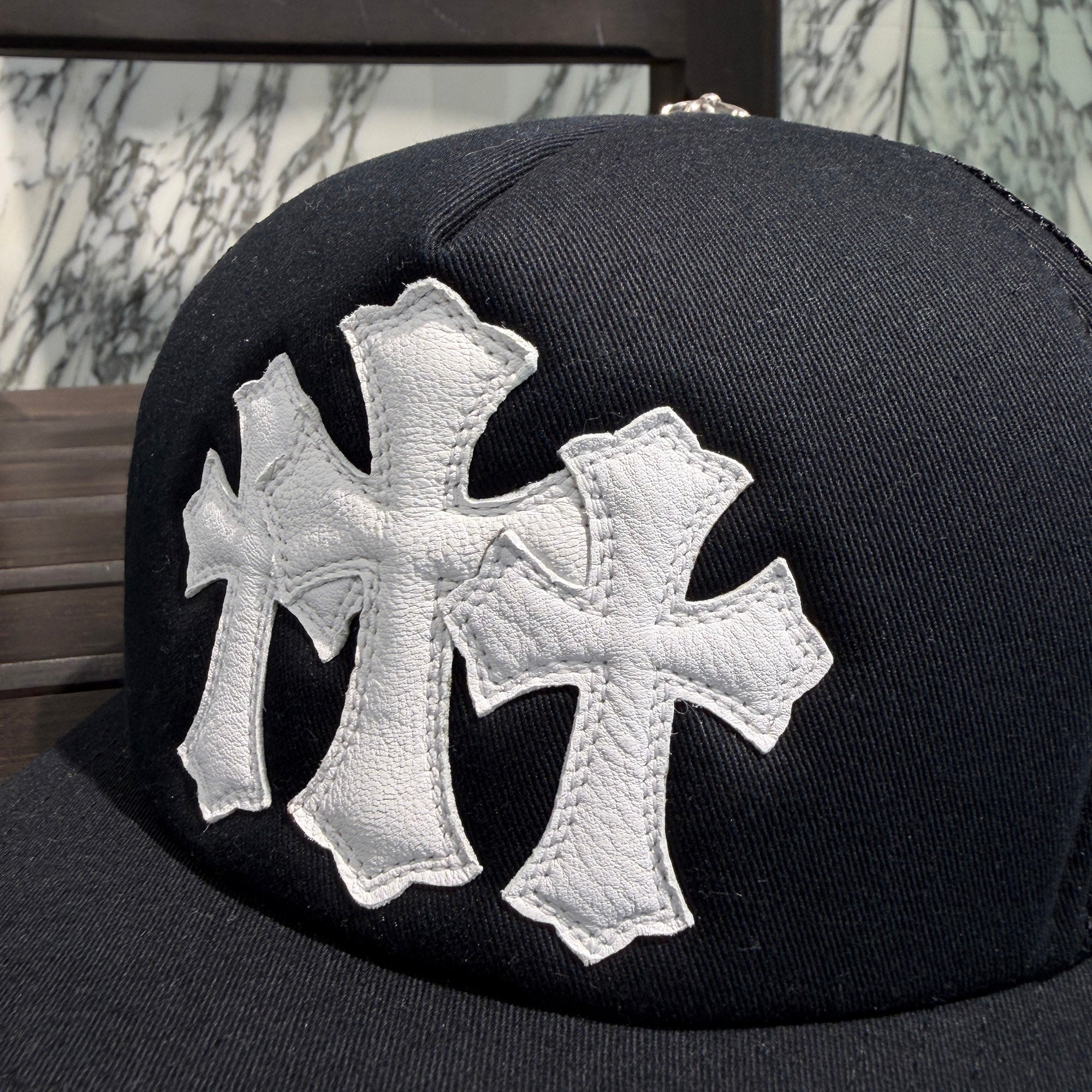 CHROME HEARTS Triple Cross Patch Trucker Cap ONE SIZE (51-61) クロムハーツ トリプルクロスパッチ トラッカーキャップ ONE SIZE (51-61)