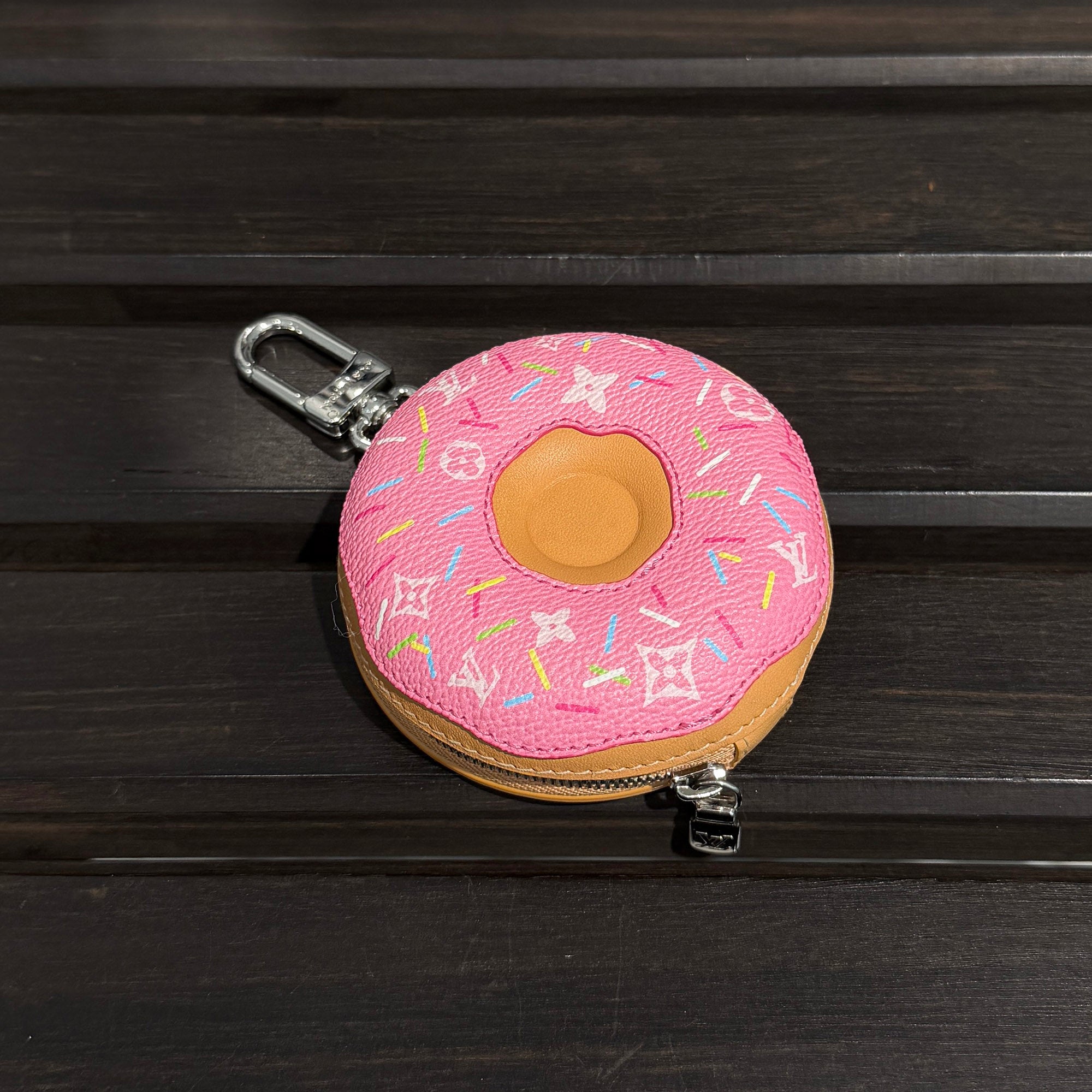 LOUIS VUITTON LV Donut Bag Charm M02549 ルイヴィトン LV ドーナッツ バッグチャーム