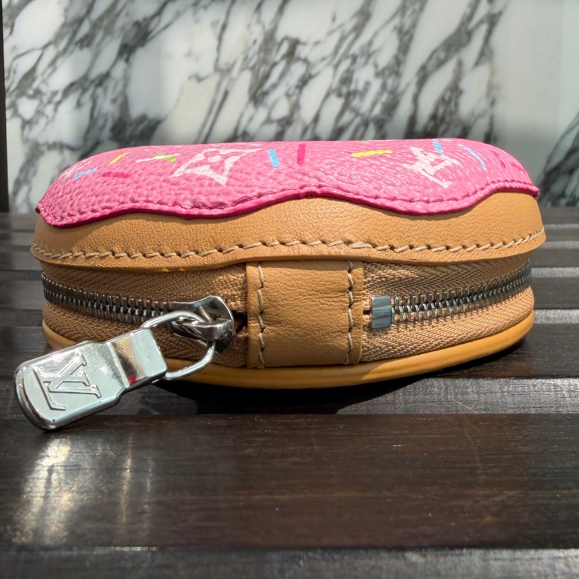 LOUIS VUITTON LV Donut Bag Charm M02549 ルイヴィトン LV ドーナッツ バッグチャーム