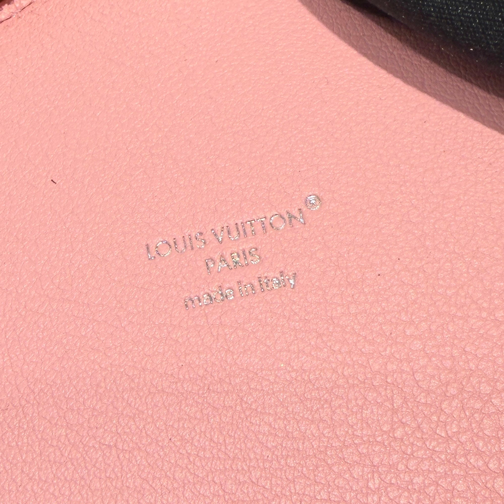 LOUIS VUITTON LV Donut Bag Charm M02549 ルイヴィトン LV ドーナッツ バッグチャーム