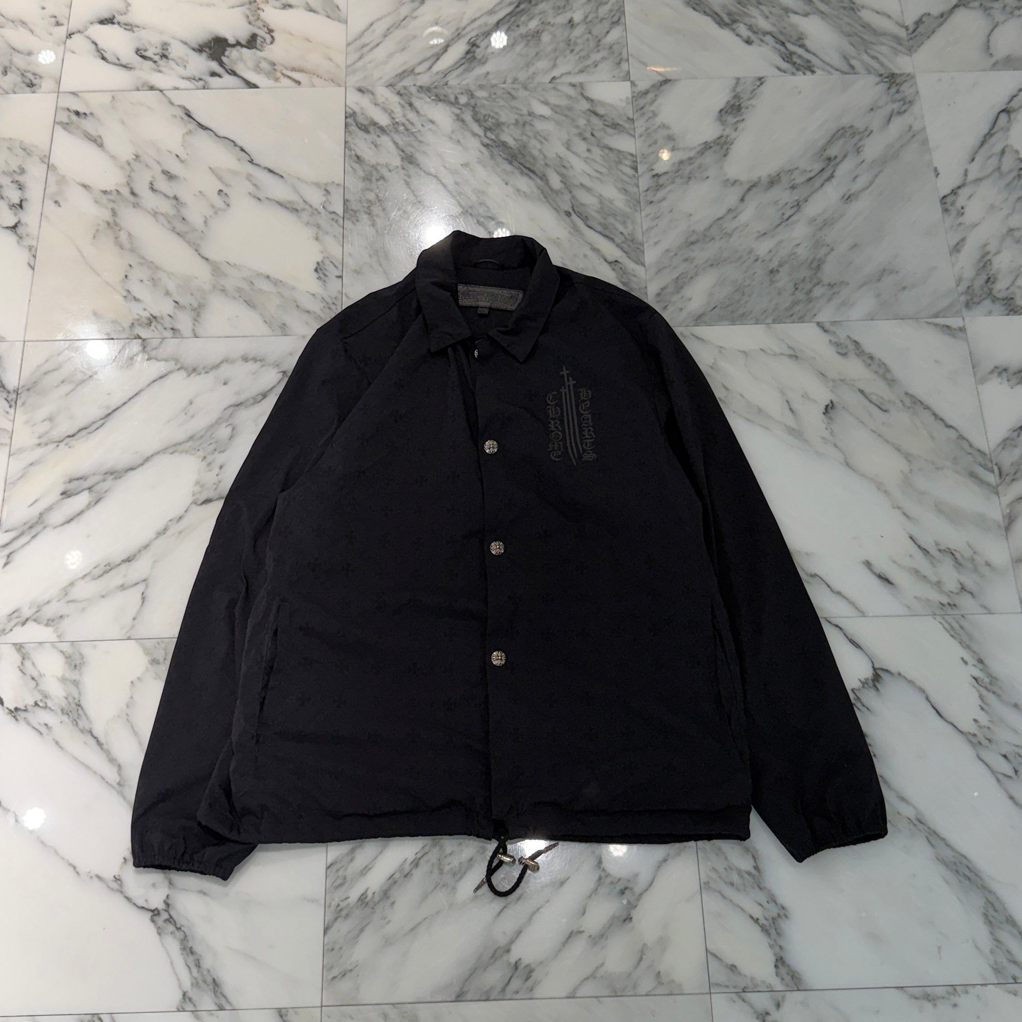 クロムハーツ モノグラム リーギンズ　コーチシャツ ジャケット CHROME HEARTS RIGGINS FBRC English Print Nylon Coach Jacket Size