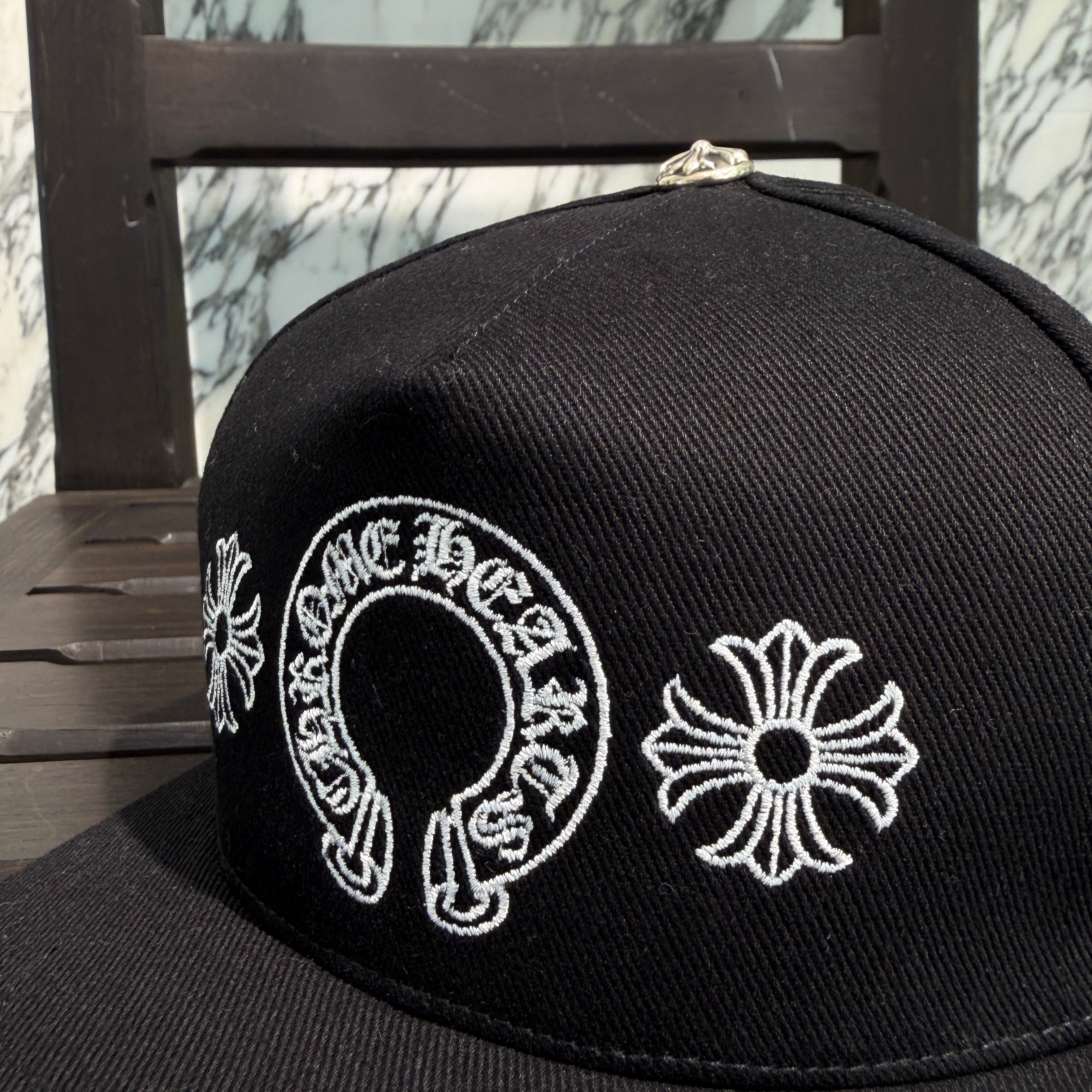 CHROME HEARTS CH Plus Horseshoe Embroidery Baseball Cap Size ONE SIZE (51-61) クロムハーツ CHプラス ホースシュー 刺繍 ベースボールキャップ サイズONE SIZE (51-61)