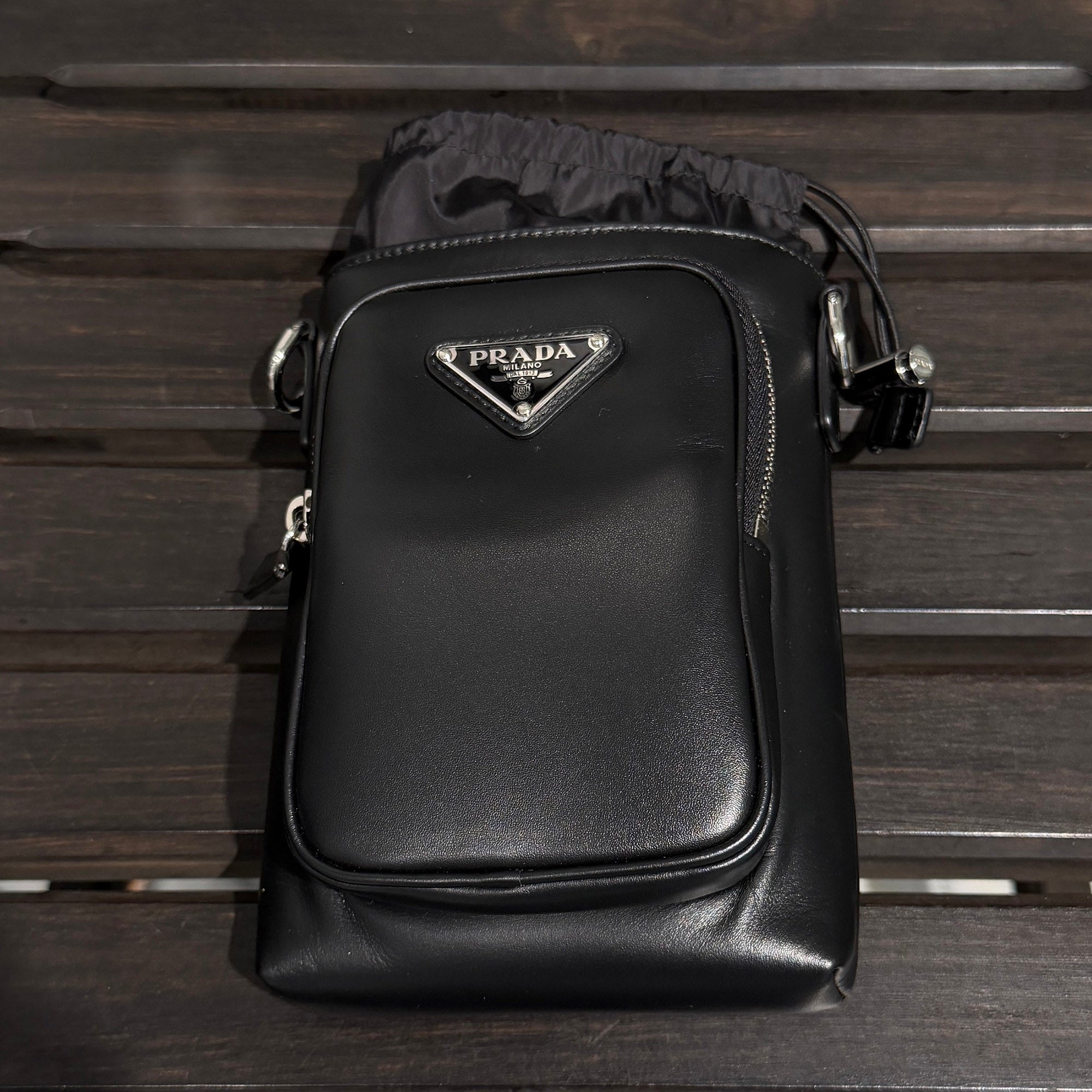 PRADA 2024SS Triangle Logo Leather Smartphone Case 2ZH155_2CND_F0002 プラダ トライアングルロゴ スマートフォン レザーケース