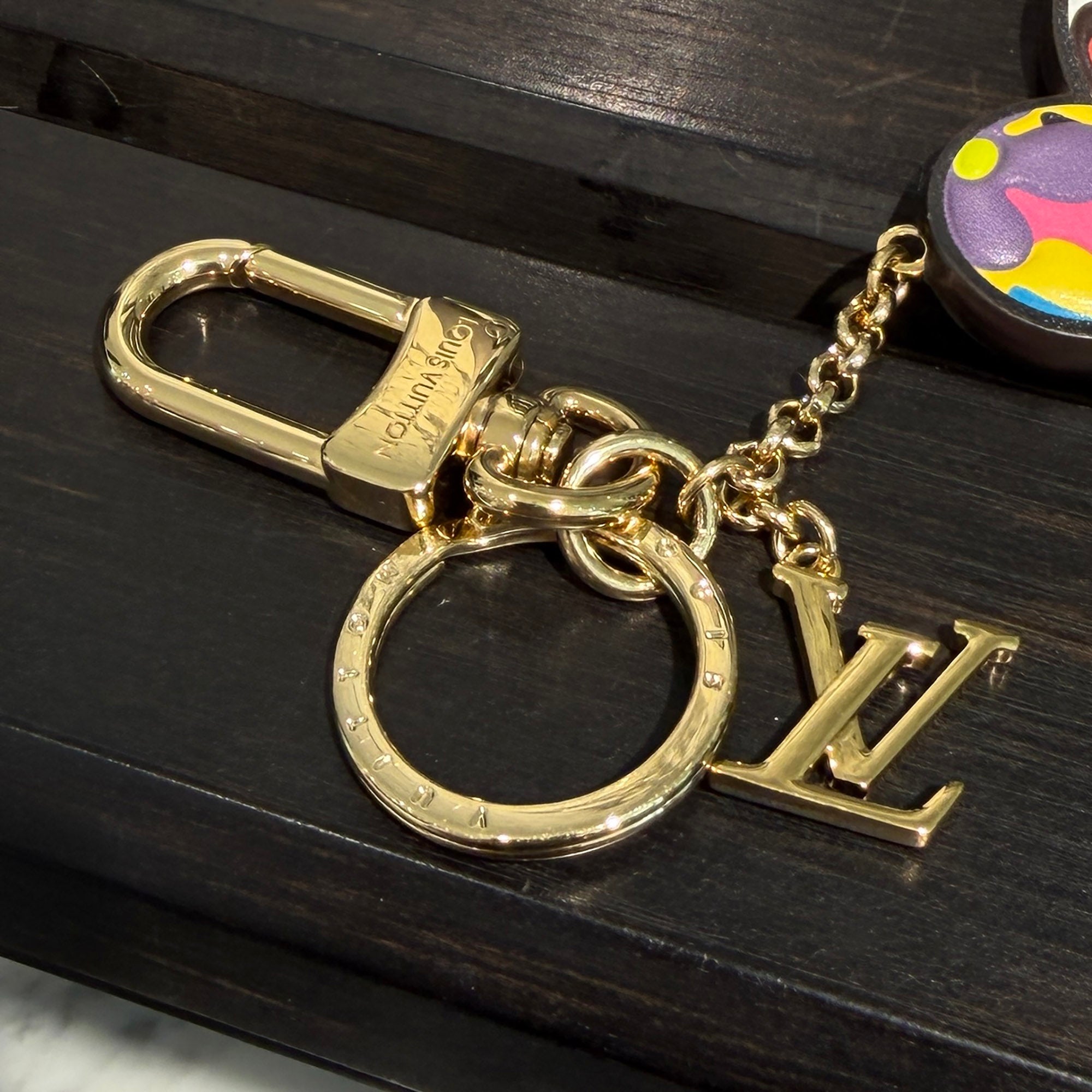 LOUIS VUITTON × Takashi Murakami 2025SS Super Flat Panda Keychain M02467 ルイヴィトン×村上隆 スーパーフラット パンダ キーホルダー