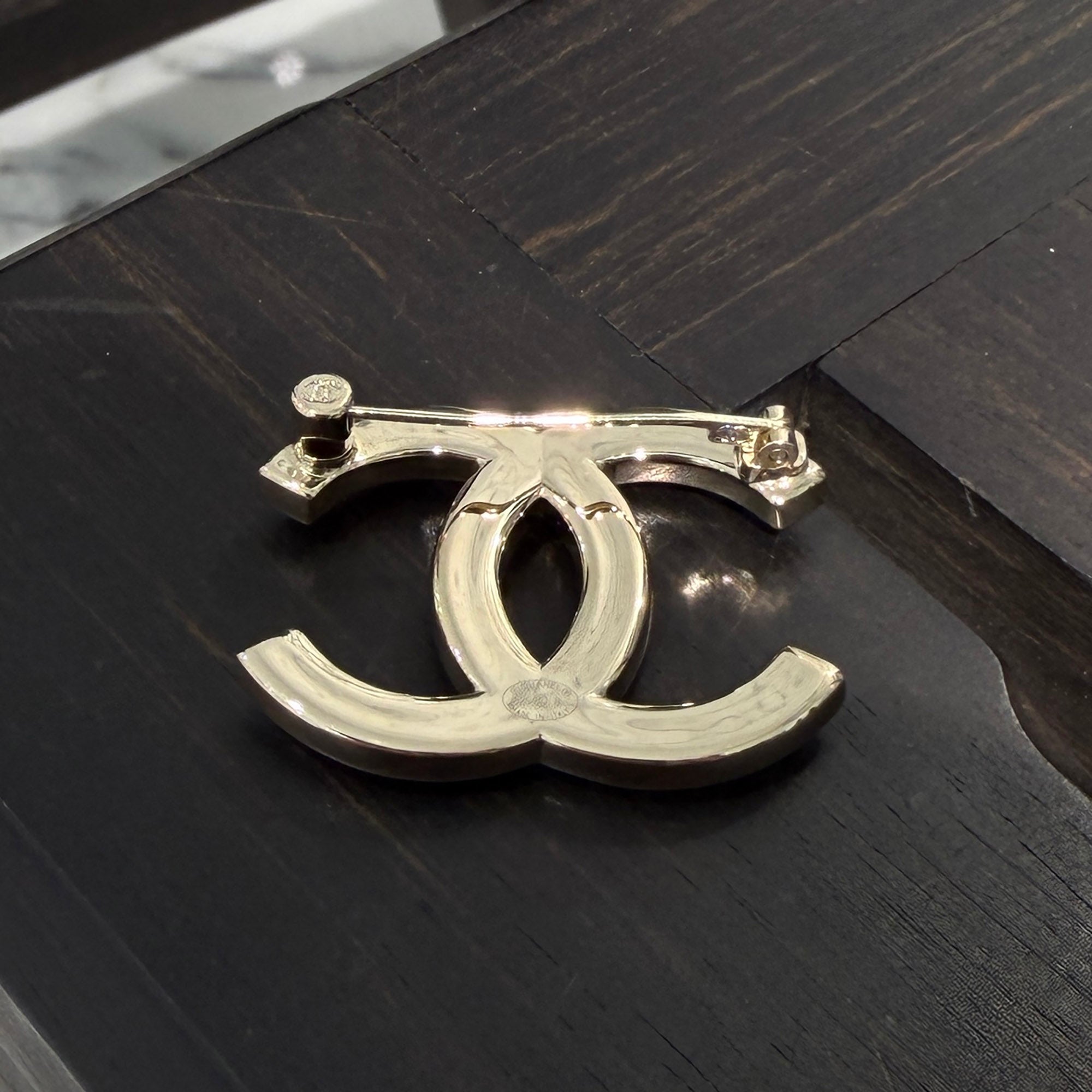 CHANEL 2025AW 25B Coco Mark Logo Pearl Enamel Brooch シャネル 25B ココマーク パール エナメル ブローチ