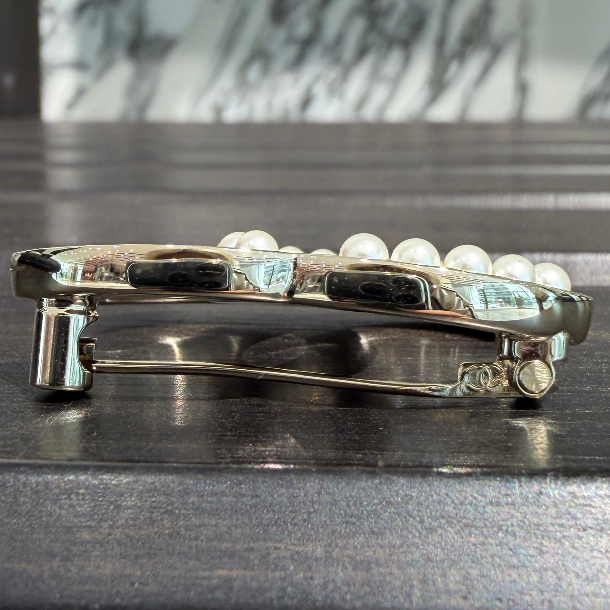 CHANEL 2025AW 25B Coco Mark Logo Pearl Enamel Brooch シャネル 25B ココマーク パール エナメル ブローチ