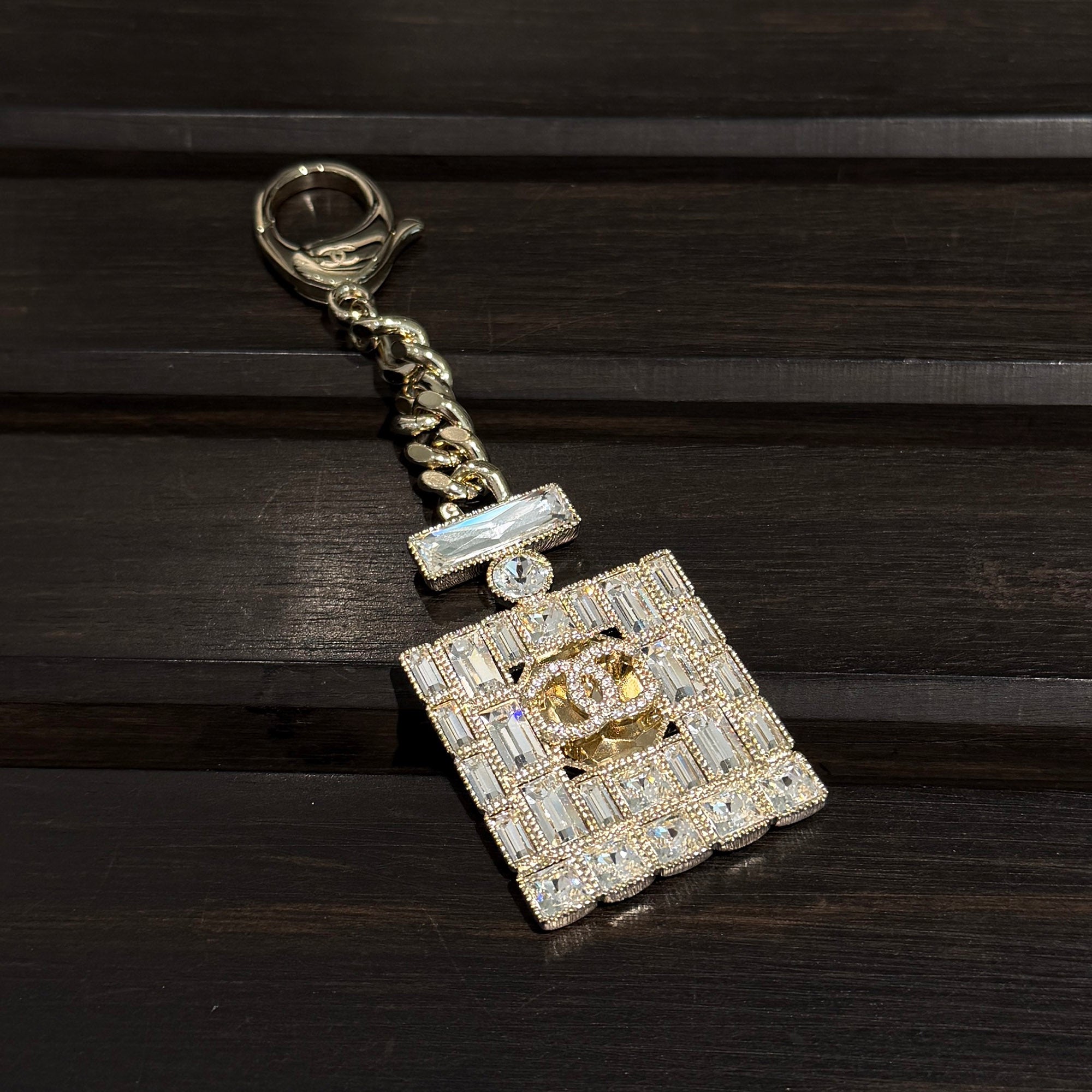 CHANEL 2023AW 24C Perfume Bottle Motif Keychain ABC598 シャネル 24C パフューム ボトル モチーフ キーホルダー
