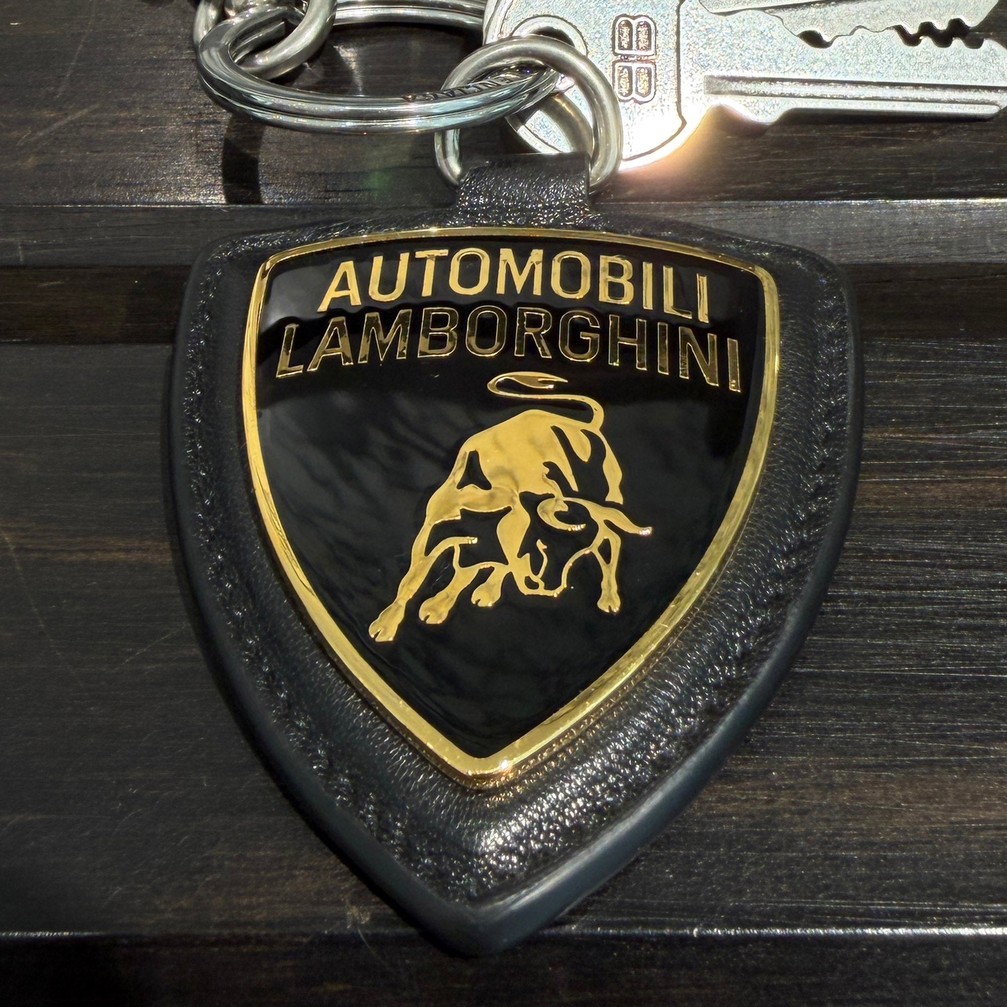 BALENCIAGA × Automobili Lamborghini 2025AW Shield Charm 8355222ABZD1000 バレンシアガ × アウトモビリ ランボルギーニ シールドチャーム