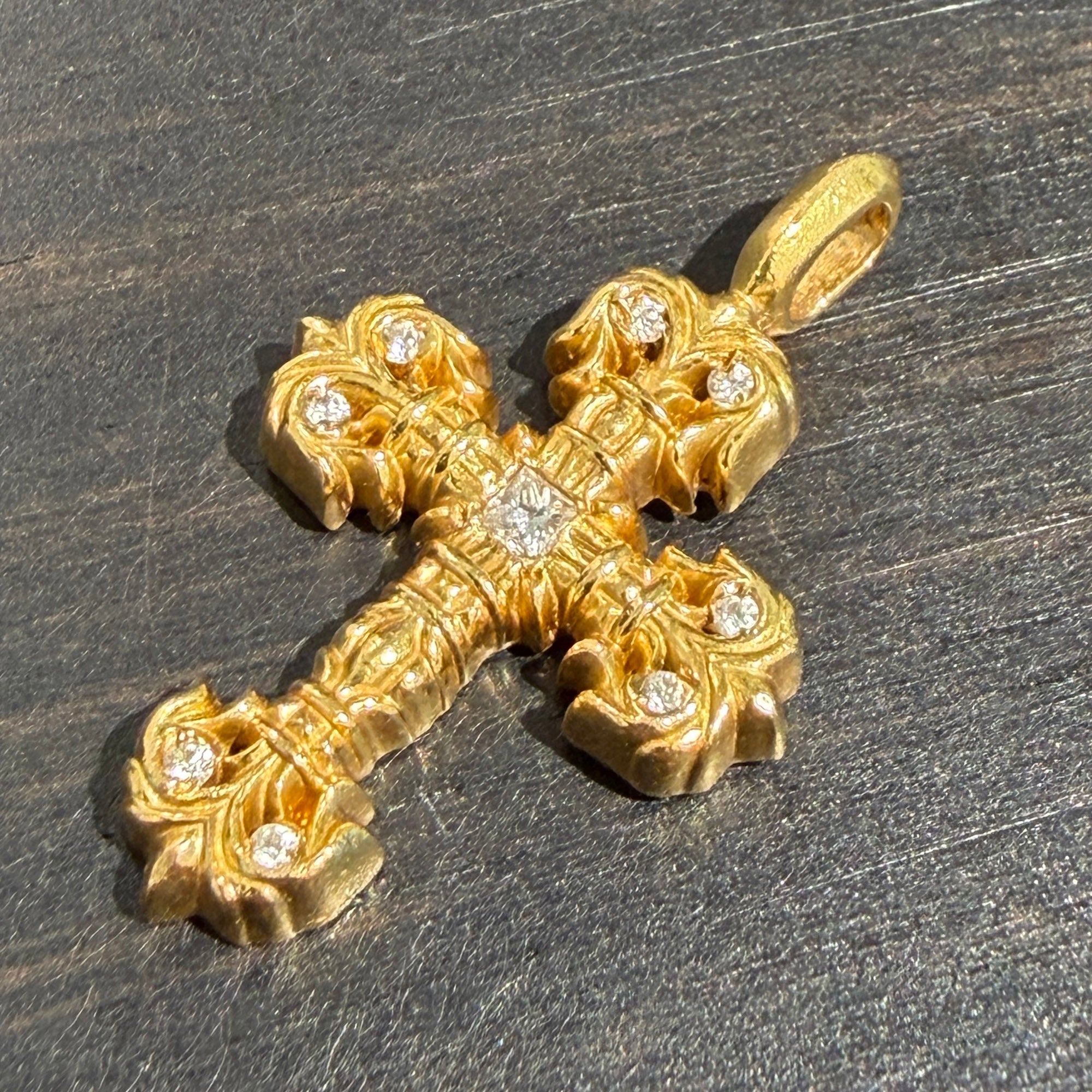 CHROME HEARTS 22K Tiny Filigree Cross Charm Pave Diamond Pendent Top クロムハーツ 22K タイニー フィリグリーチャーム パヴェダイアモンド ペンダント トップ
