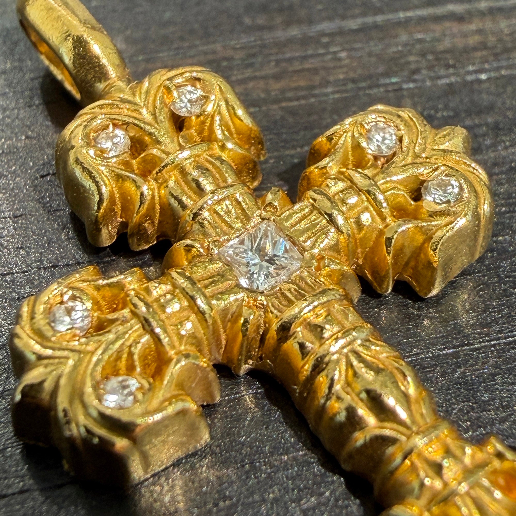 CHROME HEARTS 22K Tiny Filigree Cross Charm Pave Diamond Pendent