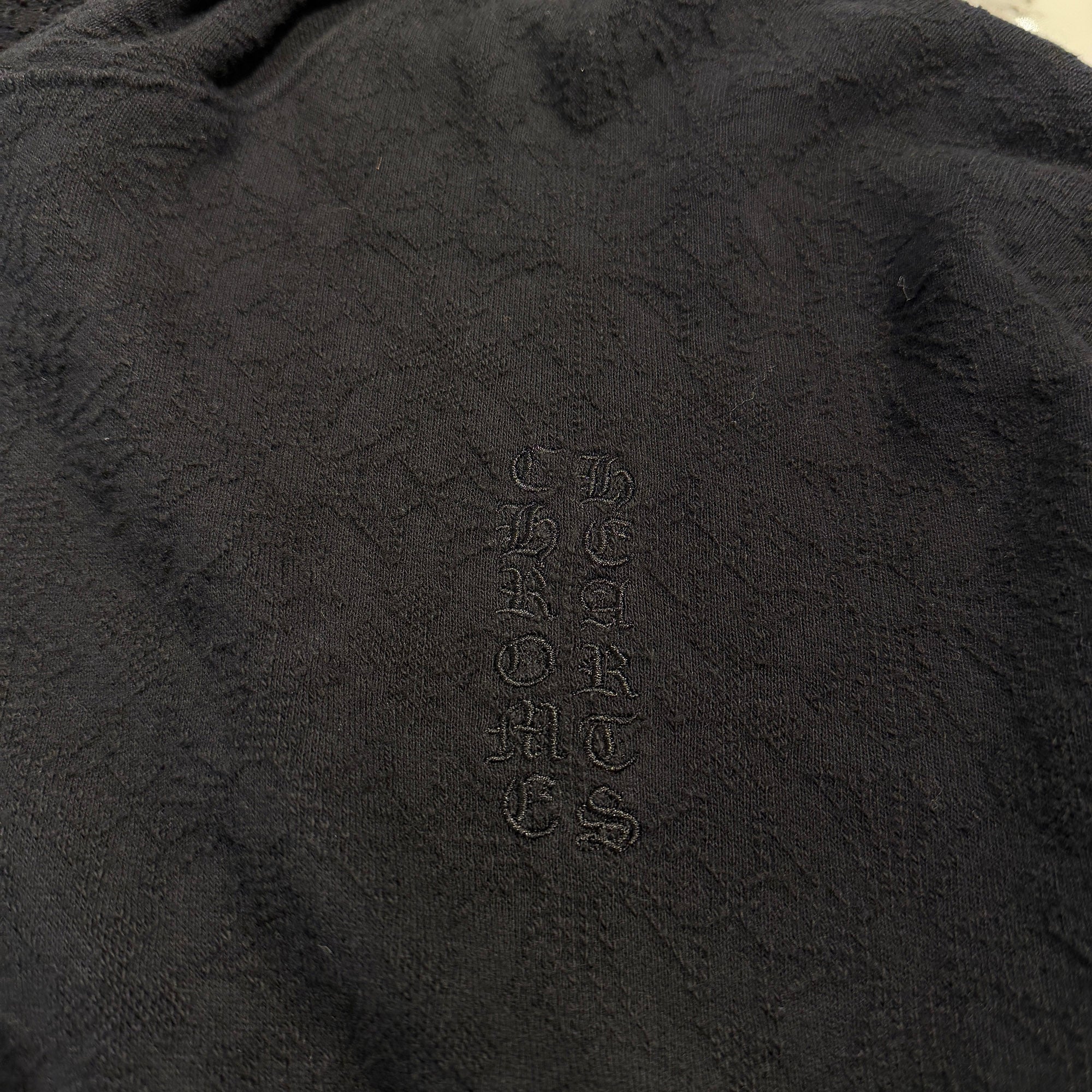 CHROME HEARTS Y NOT Tonal Monogram Cross Vertical Logo Pullover Hoodie Shirt Size XL クロムハーツ ワイノット トーナルモノグラムクロス ヴァーティカルロゴ プルオーバーフーディ サイズXL