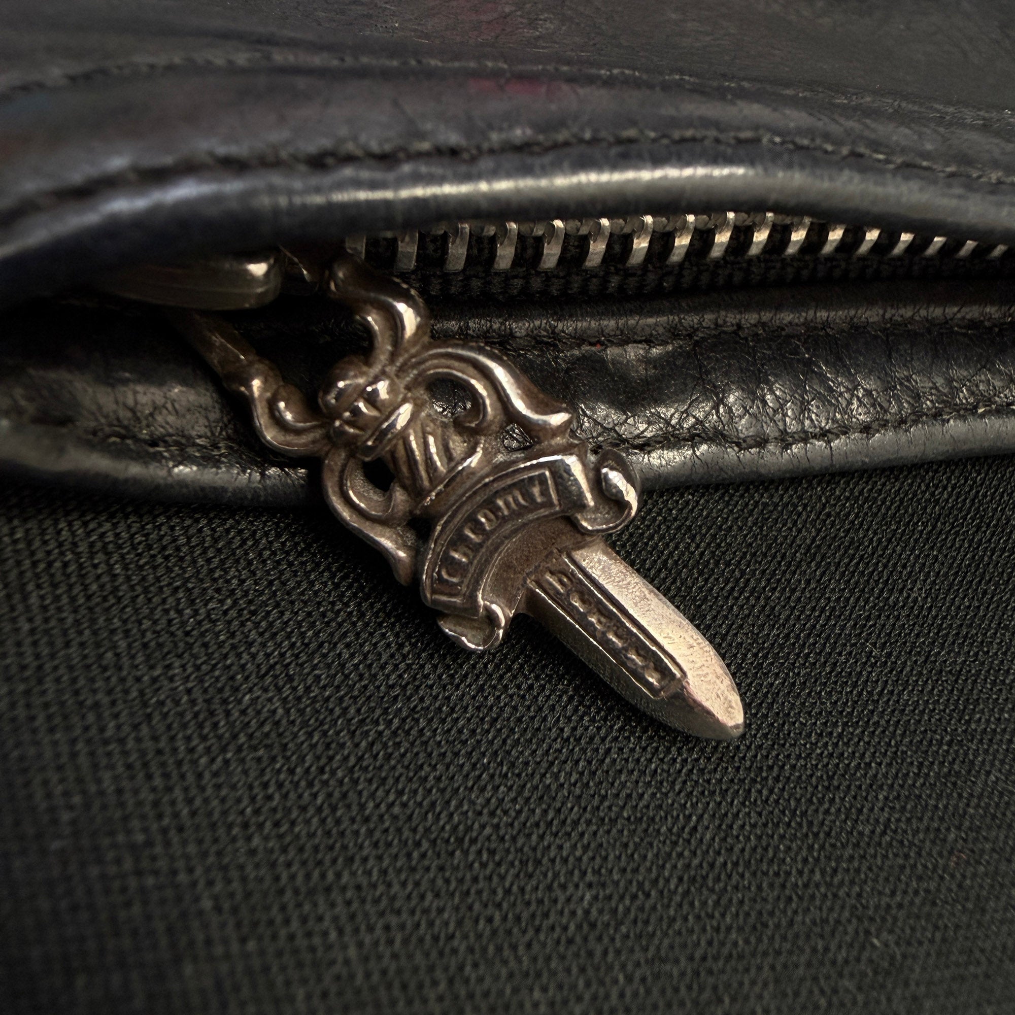 CHROME HEARTS Dagger Zip Leather Change Purse Coin Case クロム