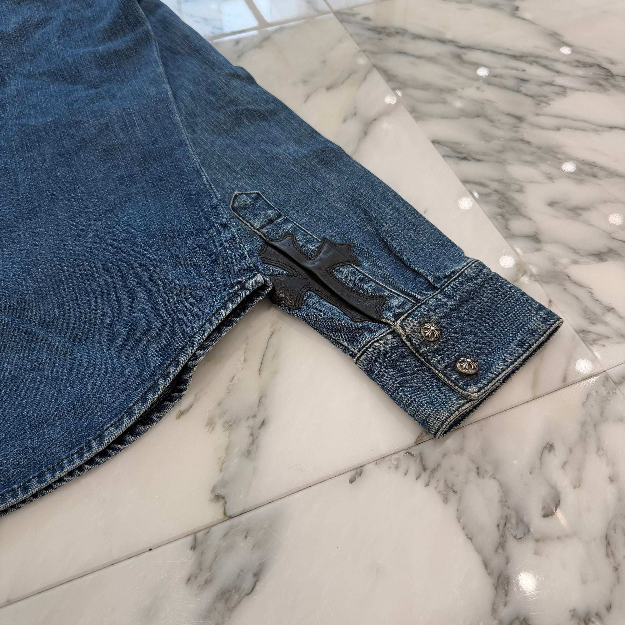 CHROME HEARTS Leather Cross Patch Western Denim Shirt Size SM クロムハーツ オールド レザー クロスパッチ ウェスタン デニムシャツ サイズSM