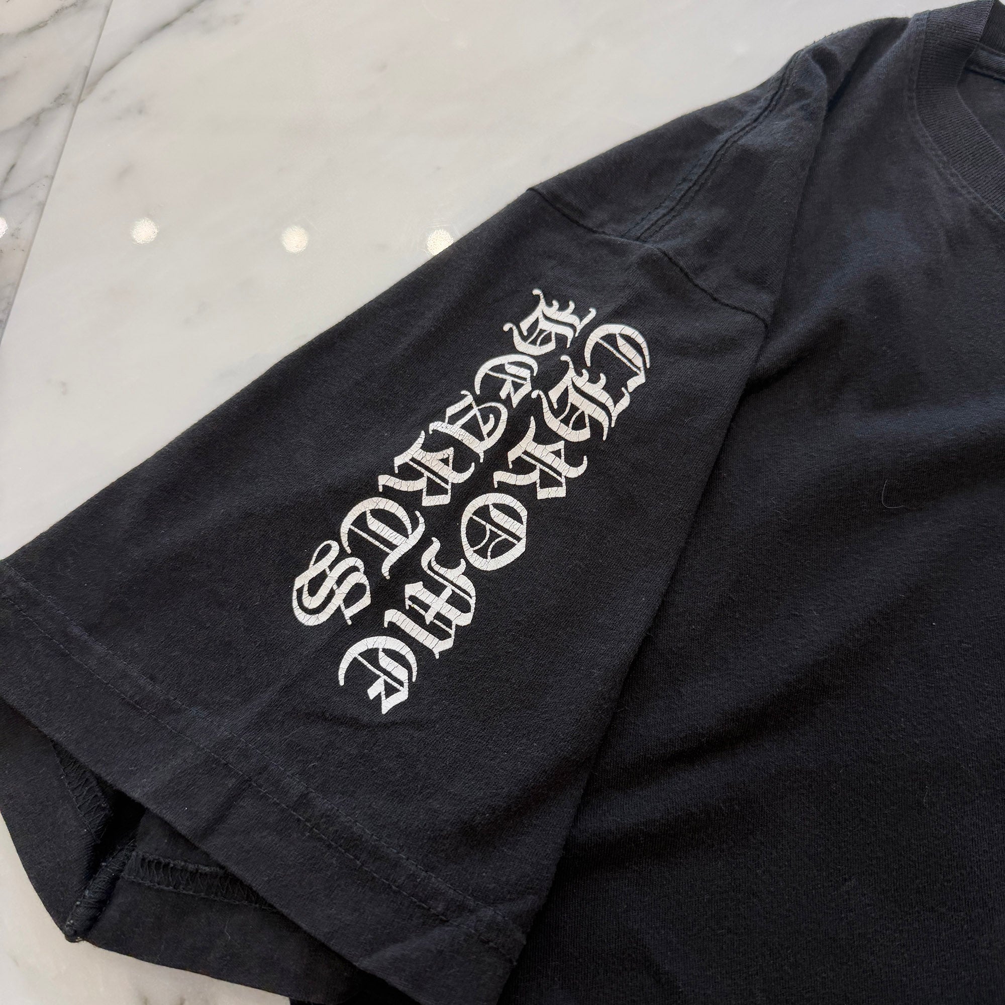 CHROME HEARTS Vertical Logo Back Cemetery Cross Print Tee Size L クロムハーツ ヴァーティカルロゴ バックセメタリークロスプリント Tシャツ サイズL