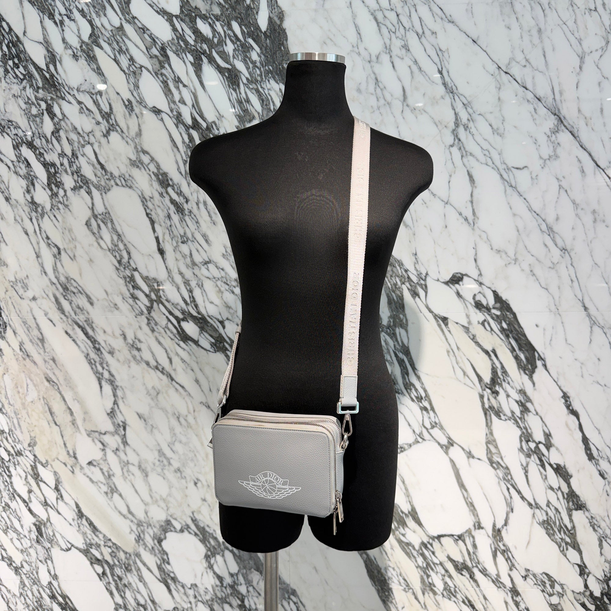 DIOR × Jordan Brand 2020AW Air Dior Zipped Compact Shoulder Bag 2NIBC119 ディオール × ジョーダン ブランド エア ディオール ジップド コンパクト ショルダーバッグ