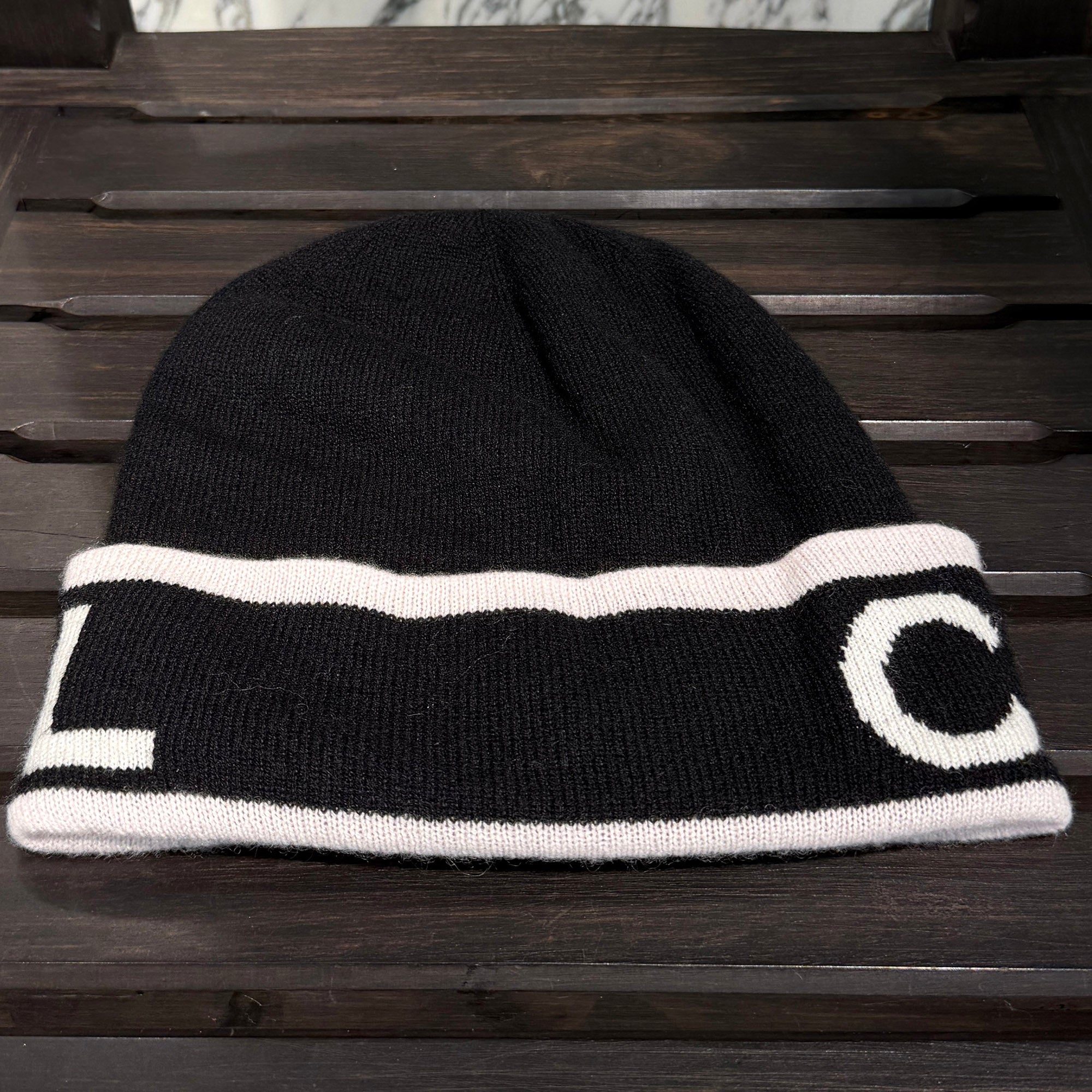 CHANEL 2024 Cruise Cashmere Logo Beanie AAA204 B17041 シャネル 2024クルーズ カシミア ロゴビーニー