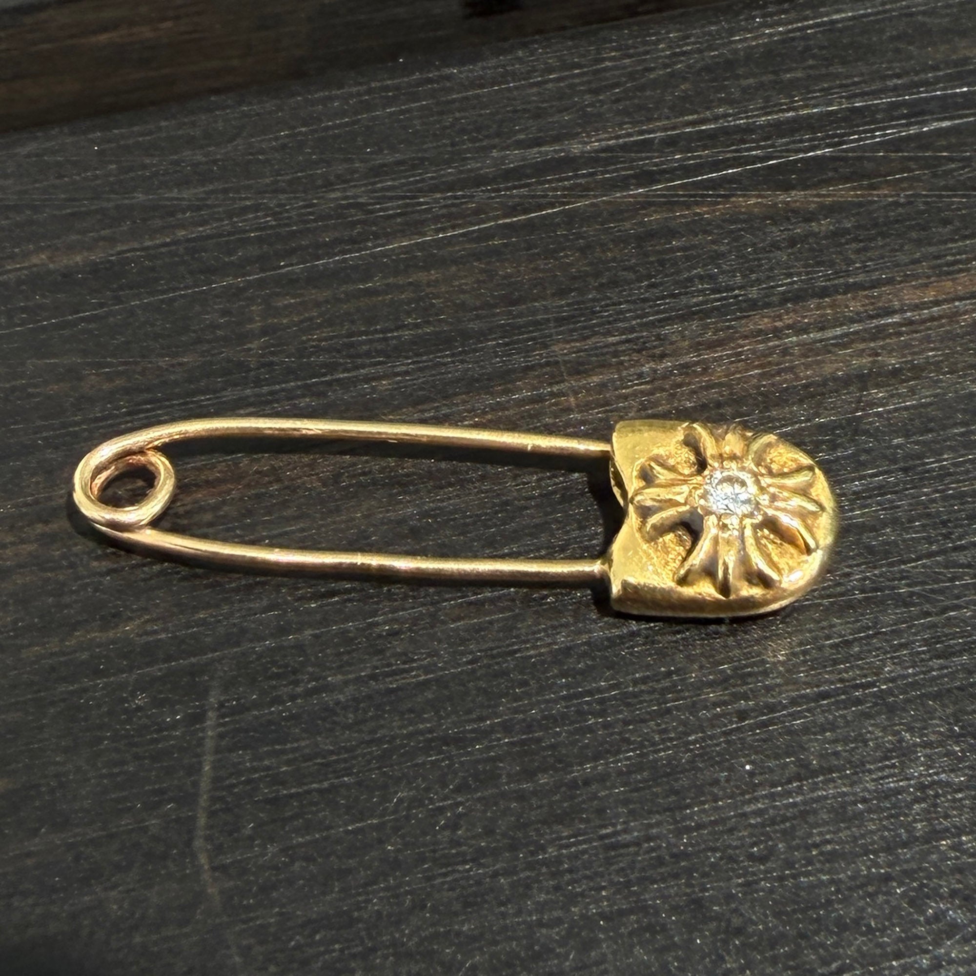 CHROME HEARTS 22K Safety Pin 1 Diamond Charm クロムハーツ 22K セーフティ ピン 1ダイヤモンド チャーム