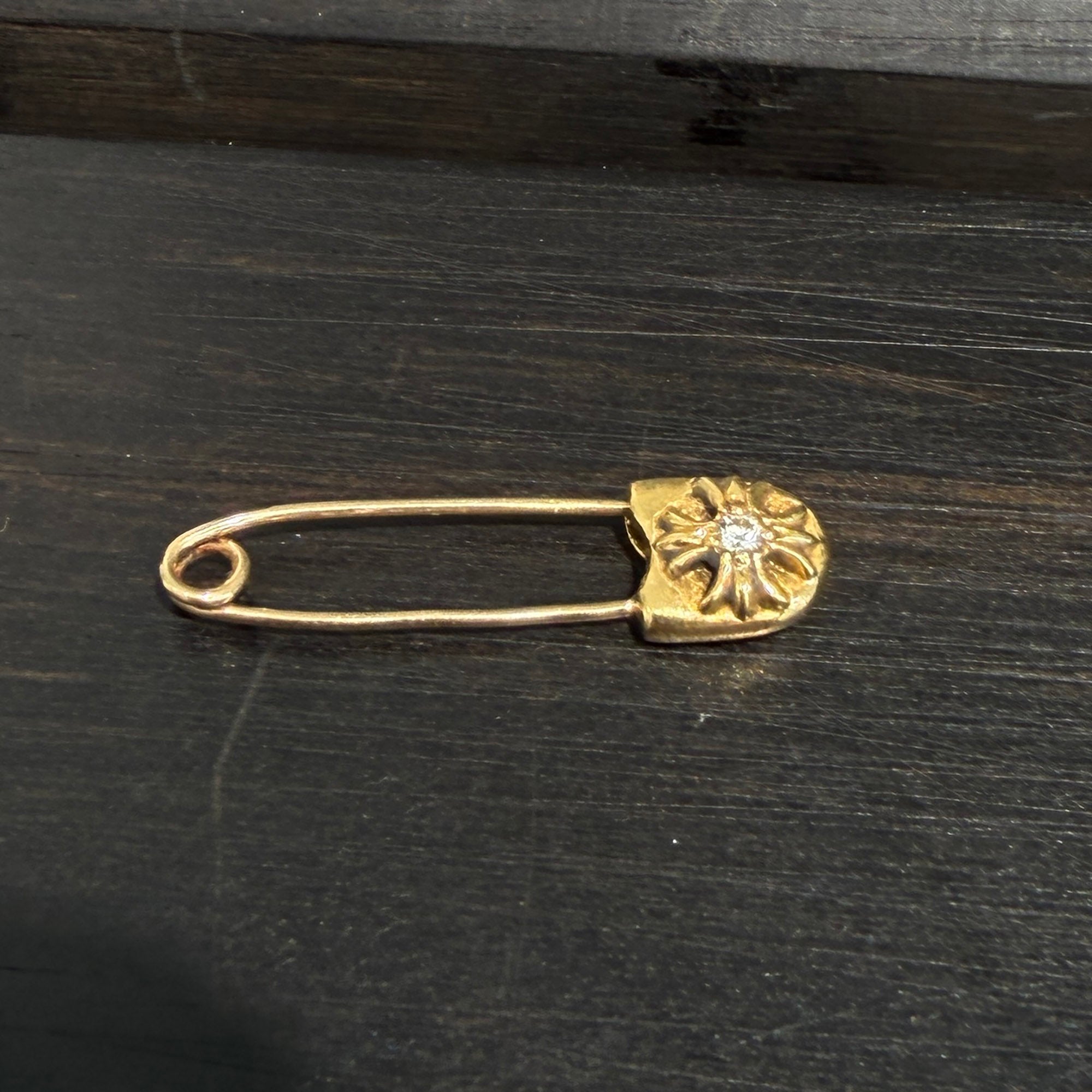 CHROME HEARTS 22K Safety Pin 1 Diamond Charm クロムハーツ 22K セーフティ ピン 1ダイヤモンド チャーム