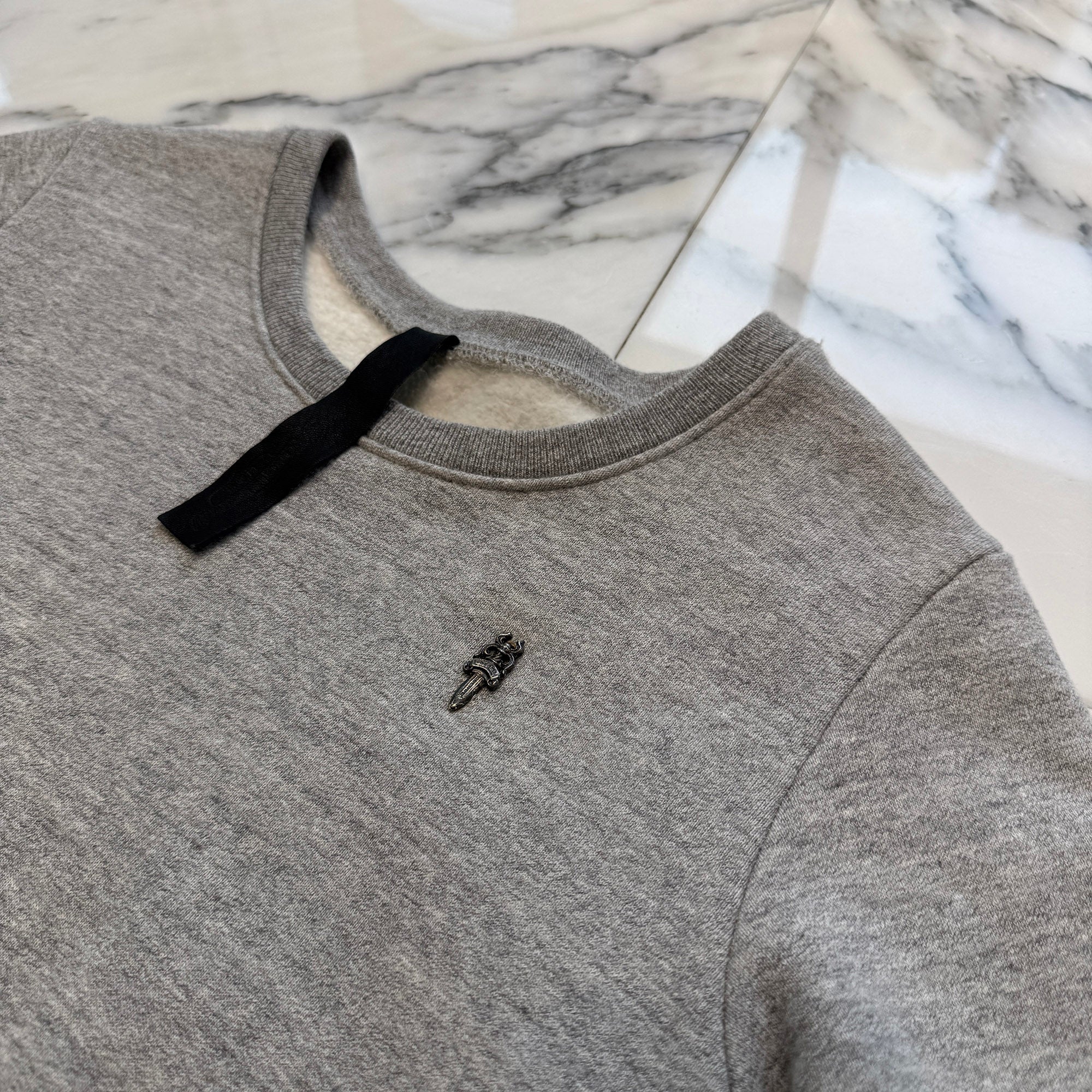 CHROME HEARTS Y NOT Dagger Rivet Cemetery Cross Leather Patch Sweat Tee Size M クロムハーツ ワイノット ダガー リベット セメタリークロス レザーパッチ スウェット Tシャツ サイズM