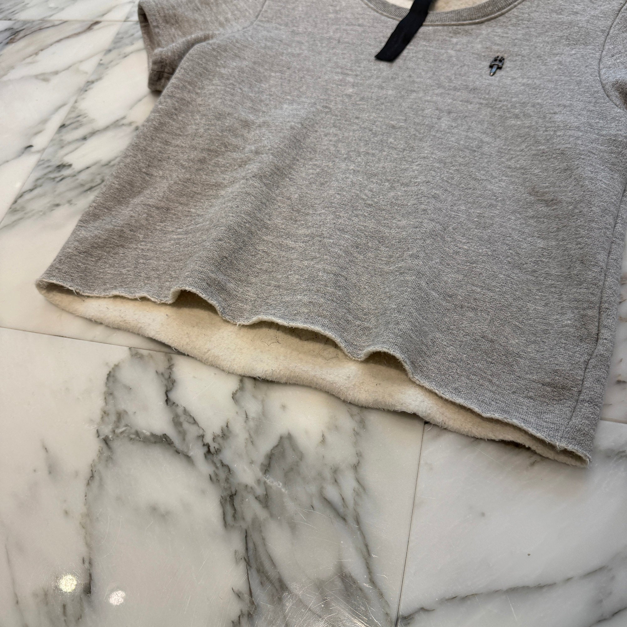 CHROME HEARTS Y NOT Dagger Rivet Cemetery Cross Leather Patch Sweat Tee Size M クロムハーツ ワイノット ダガー リベット セメタリークロス レザーパッチ スウェット Tシャツ サイズM