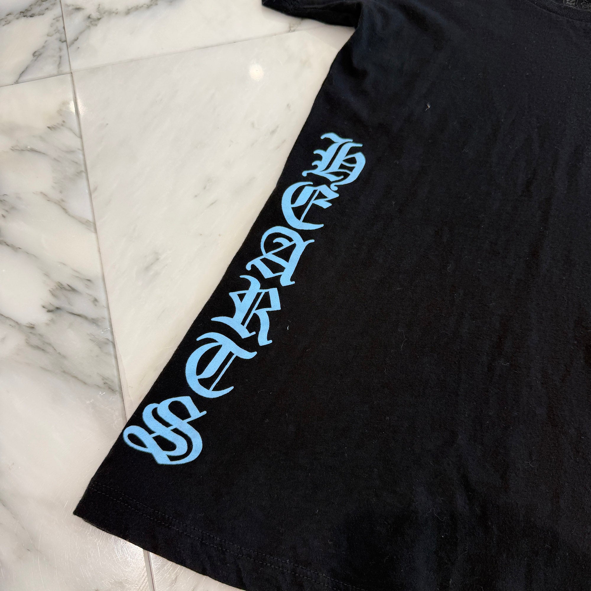 CHROME HEARTS Side Vertical Logo Print Tee Size S クロムハーツ サイドヴァーティカルロゴ プリント Tシャツ サイズS