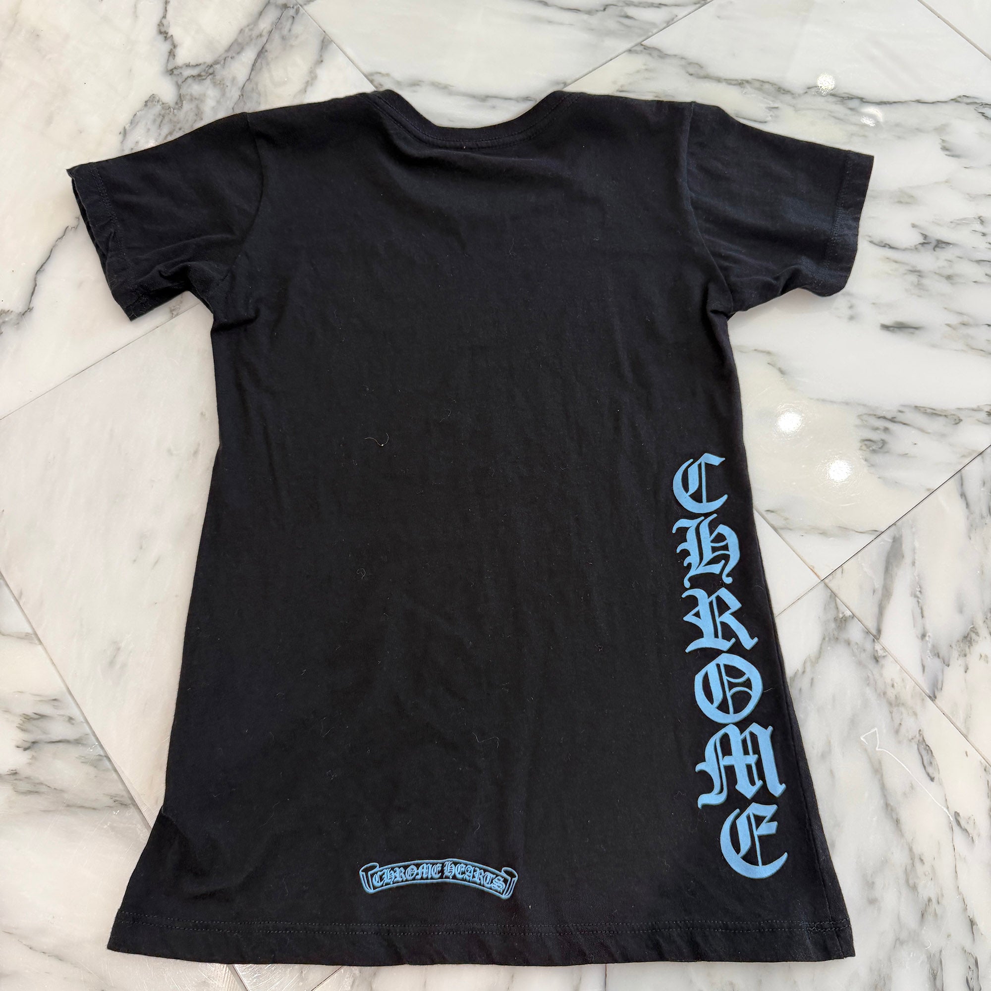 CHROME HEARTS Side Vertical Logo Print Tee Size S クロムハーツ サイドヴァーティカルロゴ プリント Tシャツ サイズS