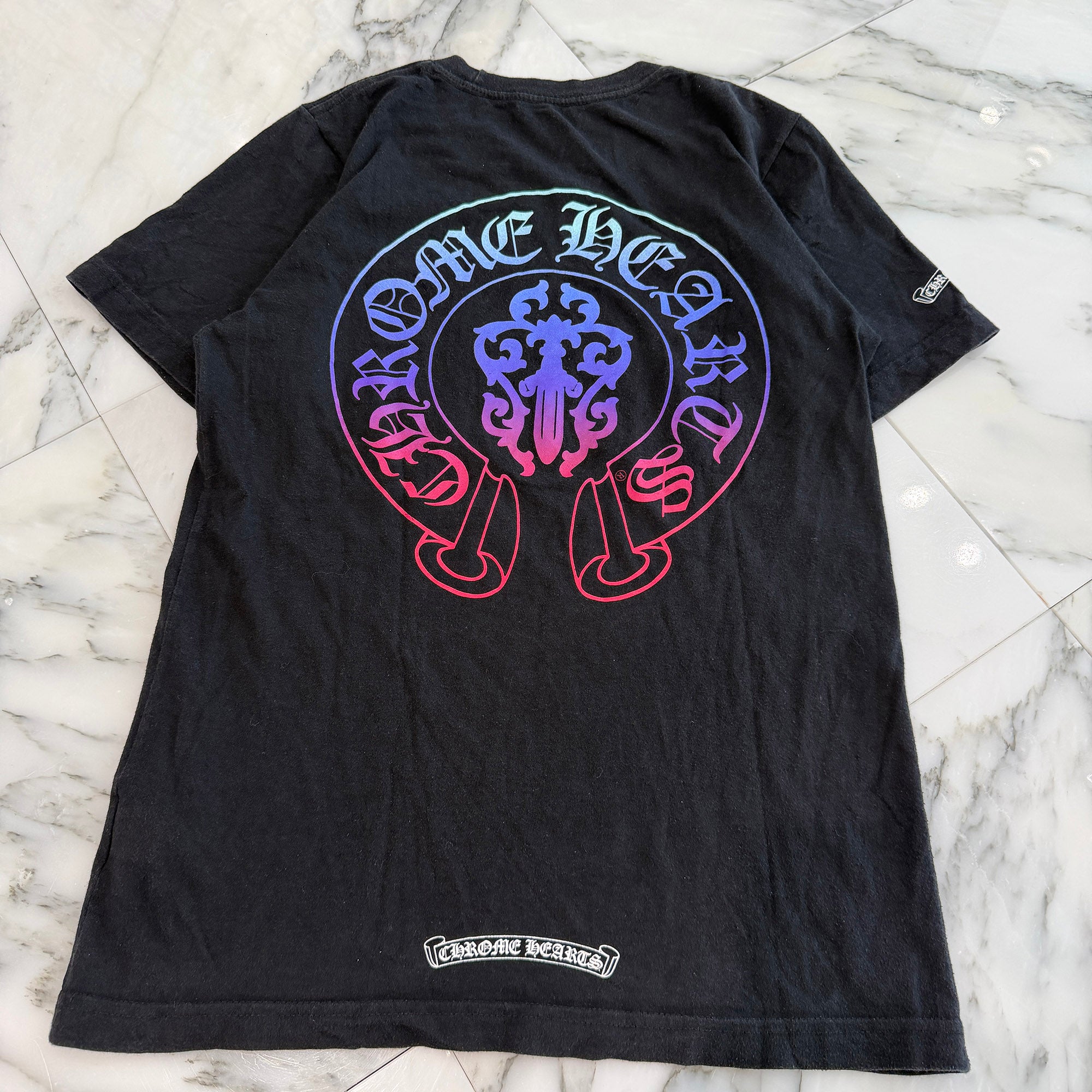 CHROME HEARTS Gradient Dagger Horseshoe Print Tee Size XS クロムハーツ グラデーション ダガー ホースシュー プリント Tシャツ サイズXS