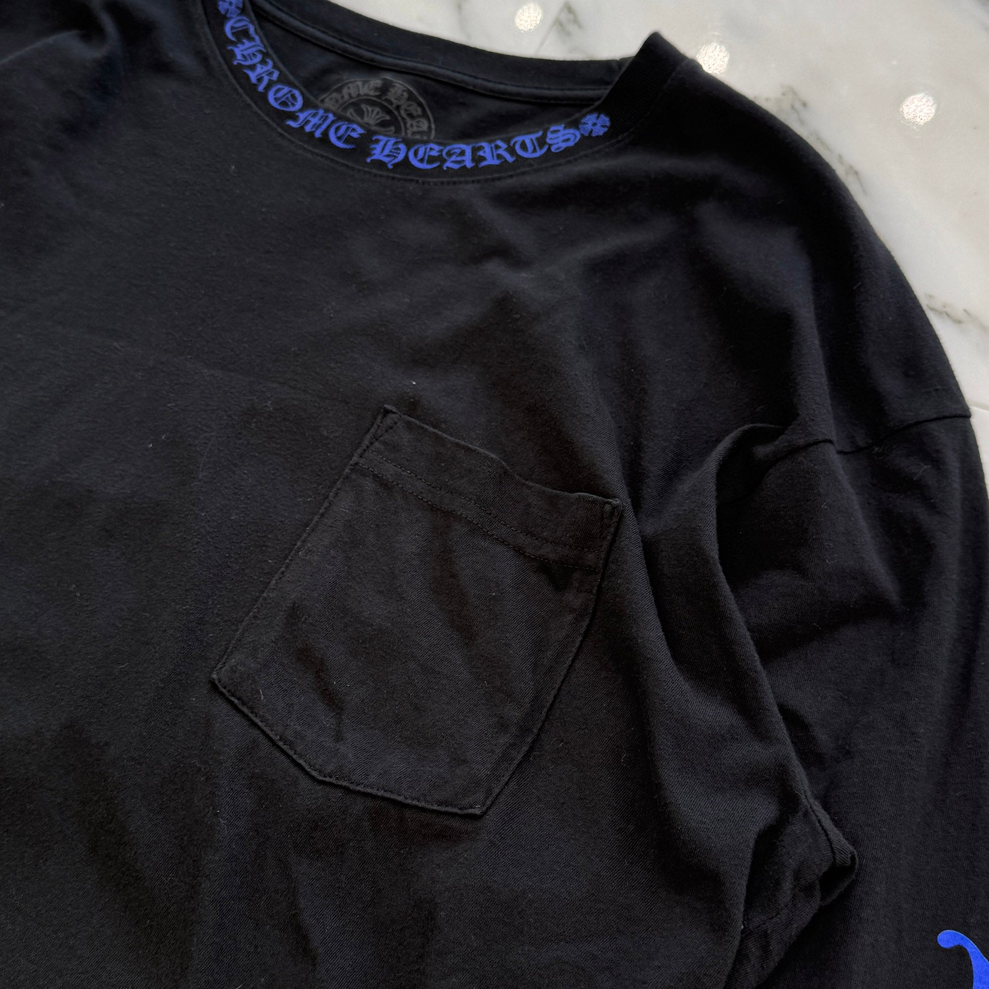 CHROME HEARTS 2024AW Old English Neck Logo Neon Blue Long Sleeve Tee Size XL クロムハーツ オールドイングリッシュネックロゴネオンブルーロングスリーブTシャツ サイズXL