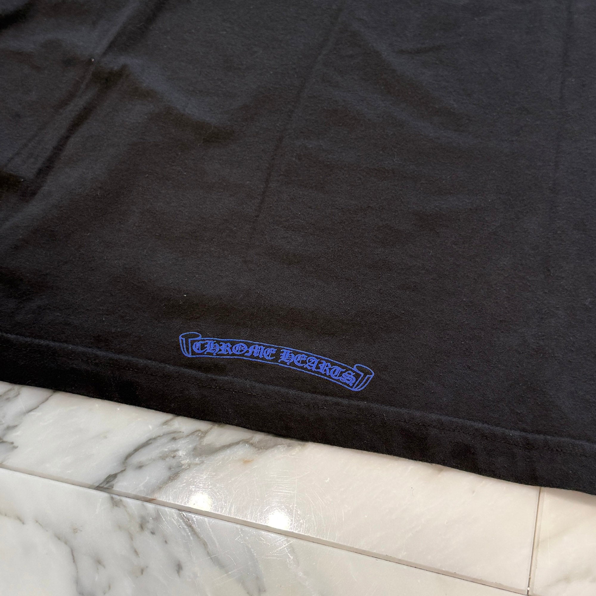CHROME HEARTS 2024AW Old English Neck Logo Neon Blue Long Sleeve Tee Size XL クロムハーツ オールドイングリッシュネックロゴネオンブルーロングスリーブTシャツ サイズXL