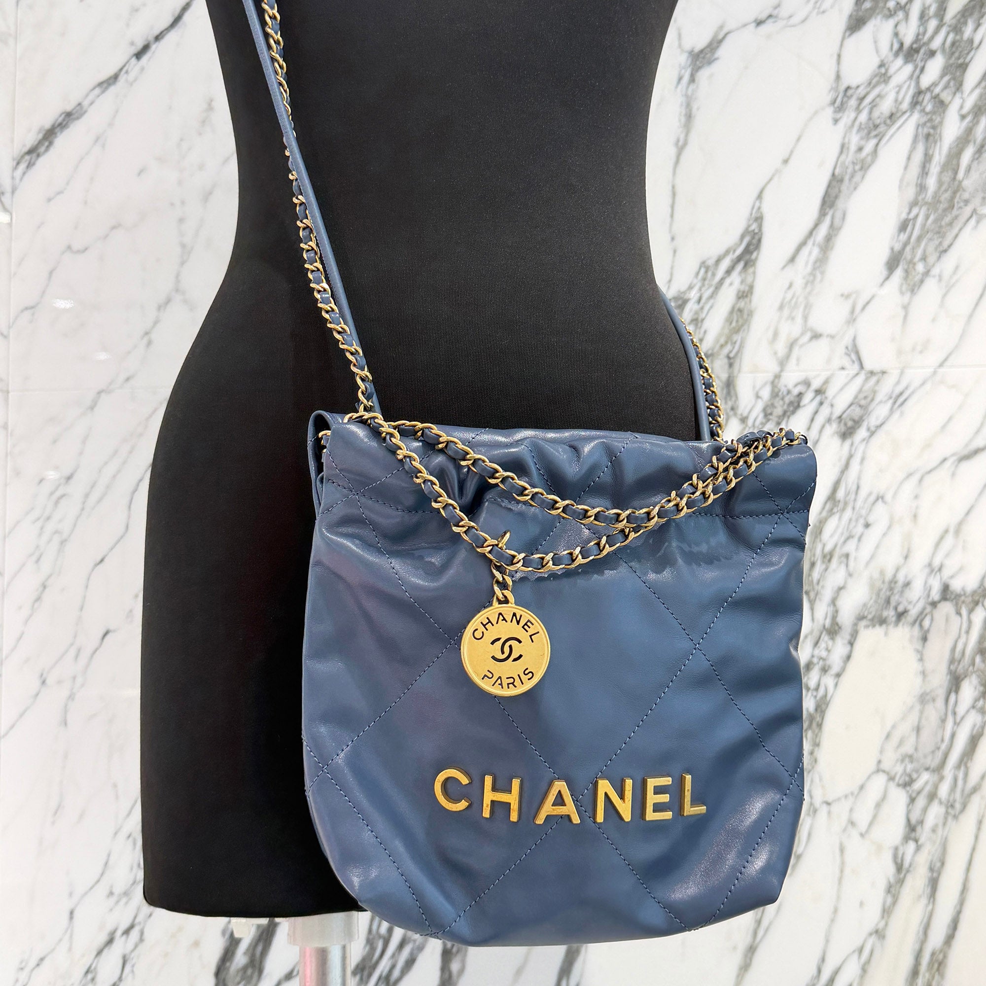 CHANEL 22 2Way Small Shiny Calf Leather Chain Mini Shoulder Bag AS3980 シャネル 22 2Way スモール シャイニーカーフスキン チェーン ミニショルダーバッグ