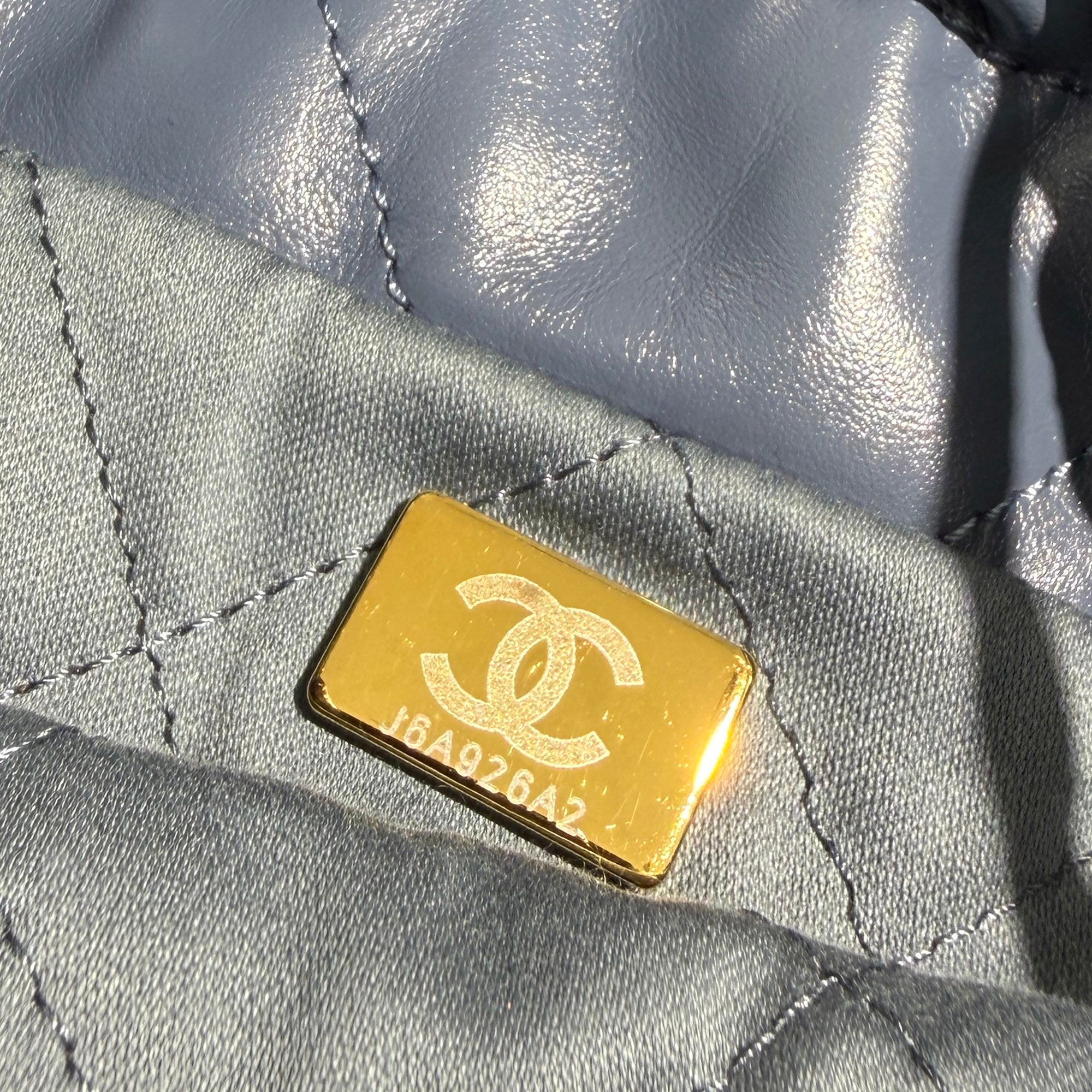CHANEL 22 2Way Small Shiny Calf Leather Chain Mini Shoulder Bag AS3980 シャネル 22 2Way スモール シャイニーカーフスキン チェーン ミニショルダーバッグ