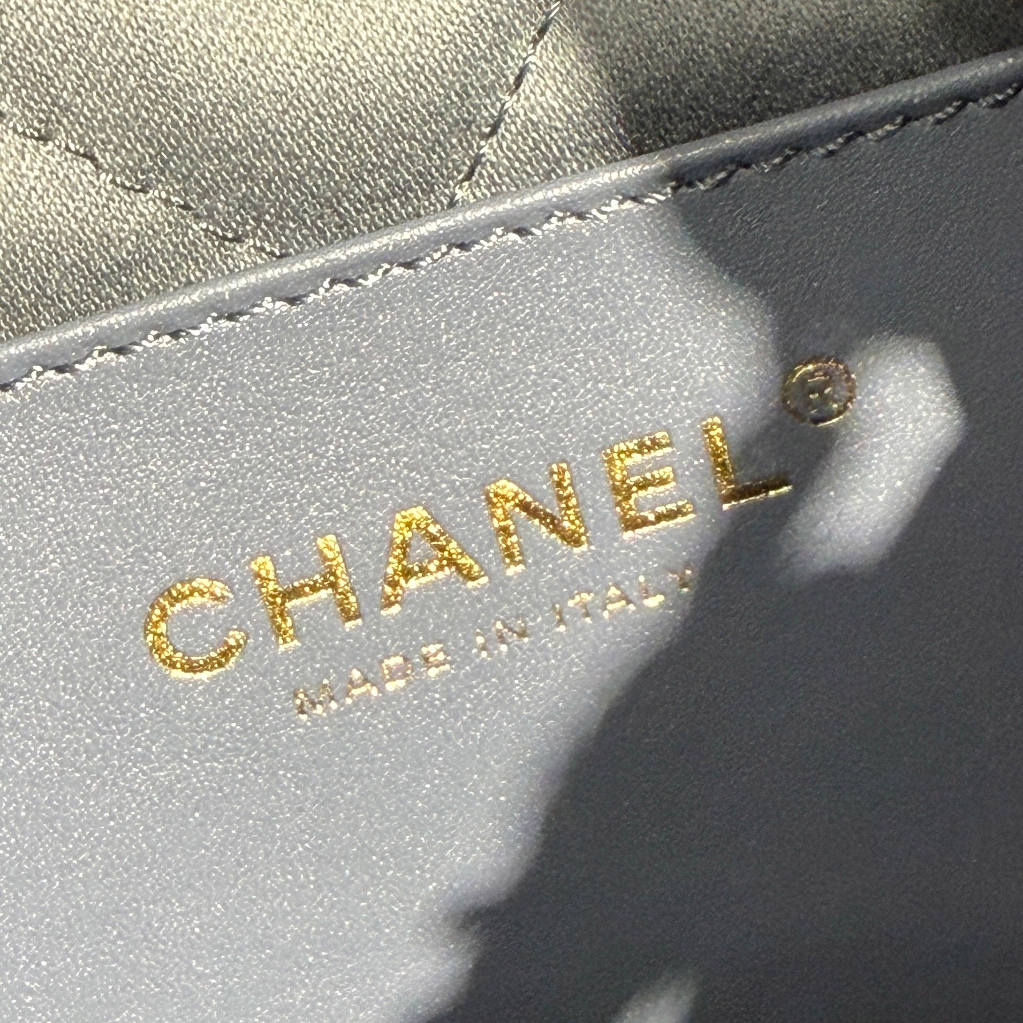 CHANEL 22 2Way Small Shiny Calf Leather Chain Mini Shoulder Bag AS3980 シャネル 22 2Way スモール シャイニーカーフスキン チェーン ミニショルダーバッグ