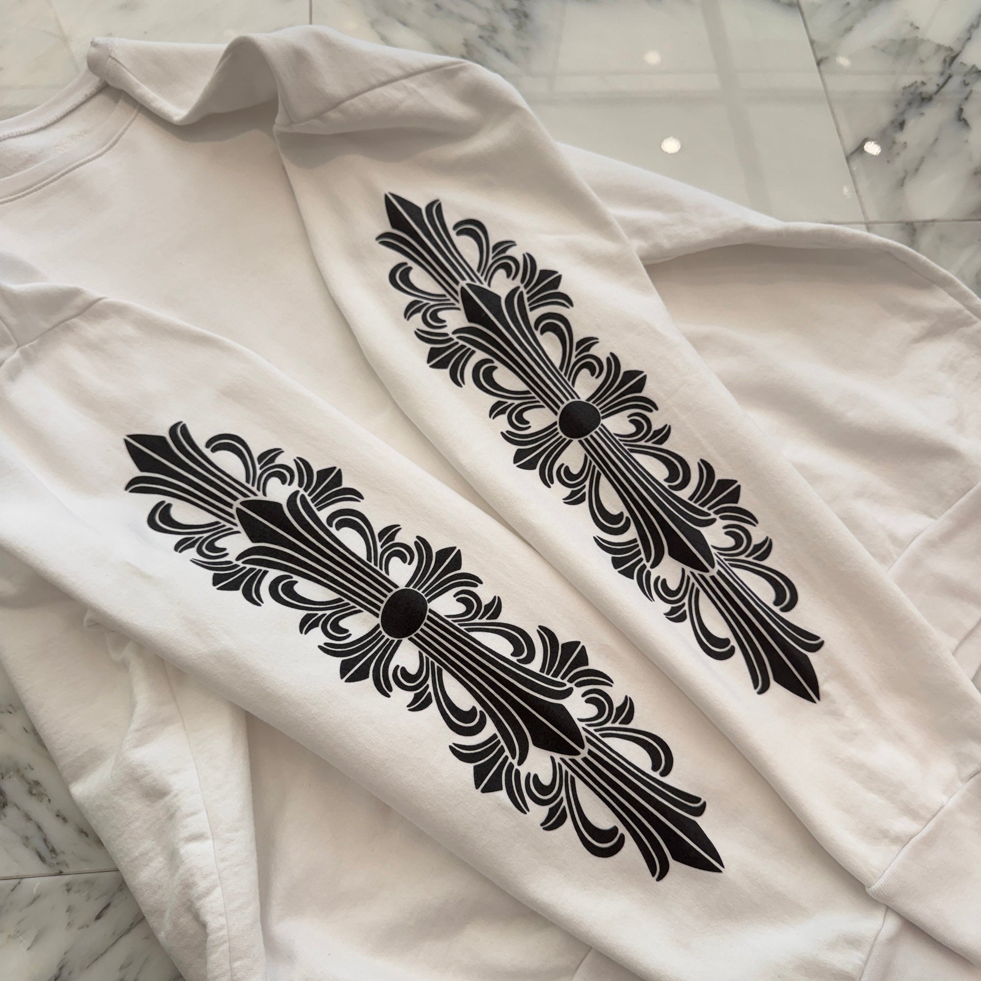 CHROME HEARTS Floral Cross Horseshoe Crewneck Sweat Shirts Size XL クロムハーツ フローラルクロス ホースシュー クルーネック スウェットシャツ サイズXL