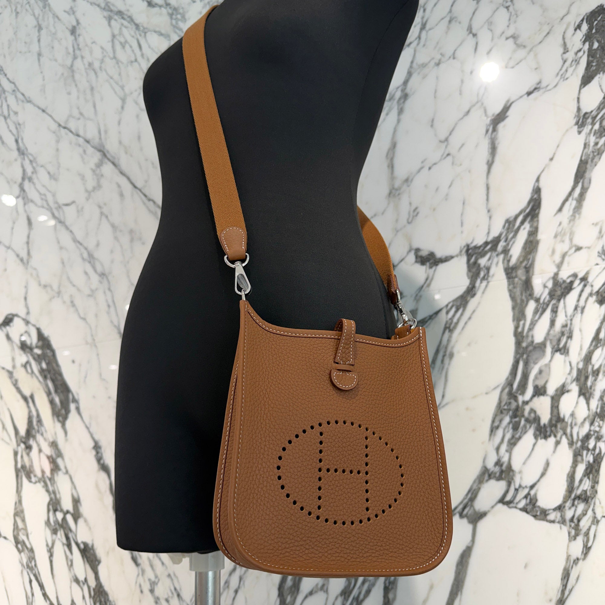 HERMES Evelyn Amazon TPM "Gold" G刻印 エルメス エブリン アマゾン TPM "ゴールド" レザーショルダーバッグ G刻印