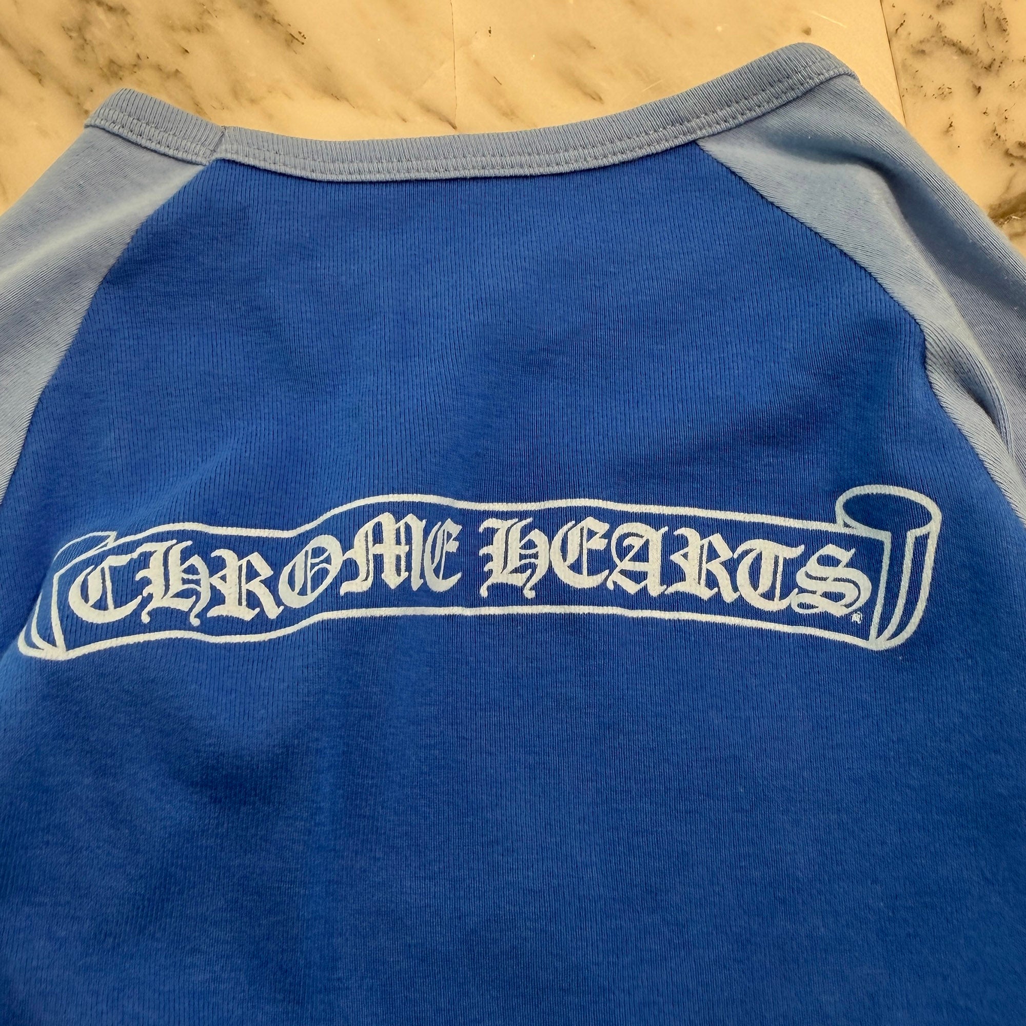 CHROME HEARTS Floral Cross Back Scroll Print Raglan Long Sleeve Tee Size XS クロムハーツ フローラルクロス バックスクロールプリント ラグランロングスリーブTシャツ サイズXS