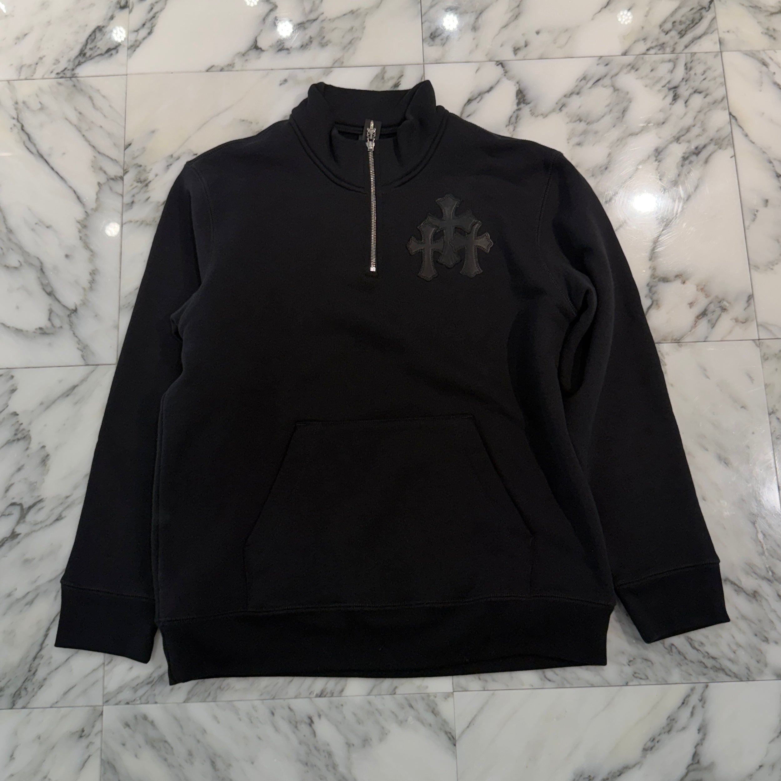 CHROME HEARTS Y NOT Cemetery Cross Leather Patch Half Zip Sweatshirt Size M クロムハーツ ワイノット セメタリークロス レザーパッチ ハーフジップ スウェットシャツ サイズM