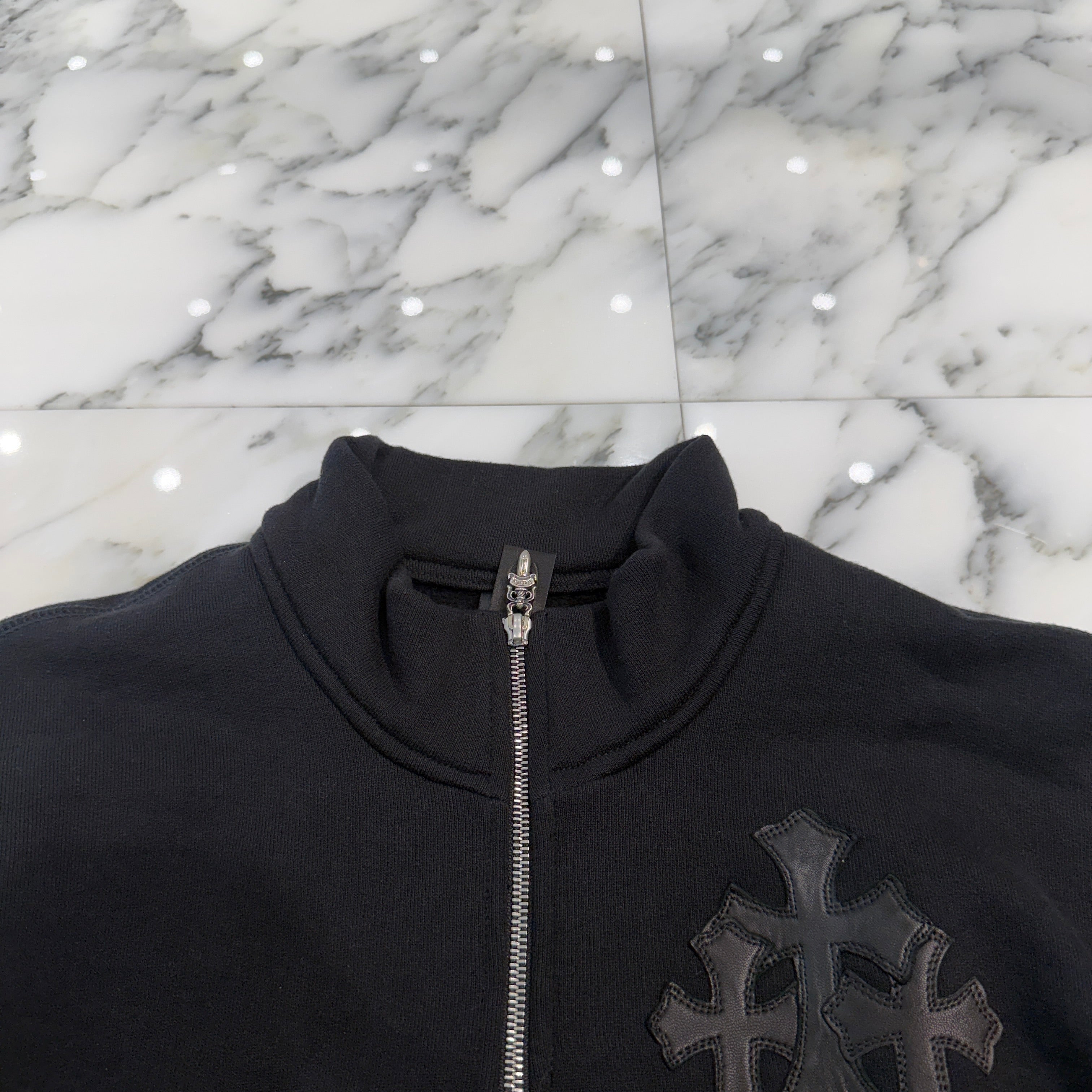 CHROME HEARTS Y NOT Cemetery Cross Leather Patch Half Zip Sweatshirt Size M クロムハーツ ワイノット セメタリークロス レザーパッチ ハーフジップ スウェットシャツ サイズM
