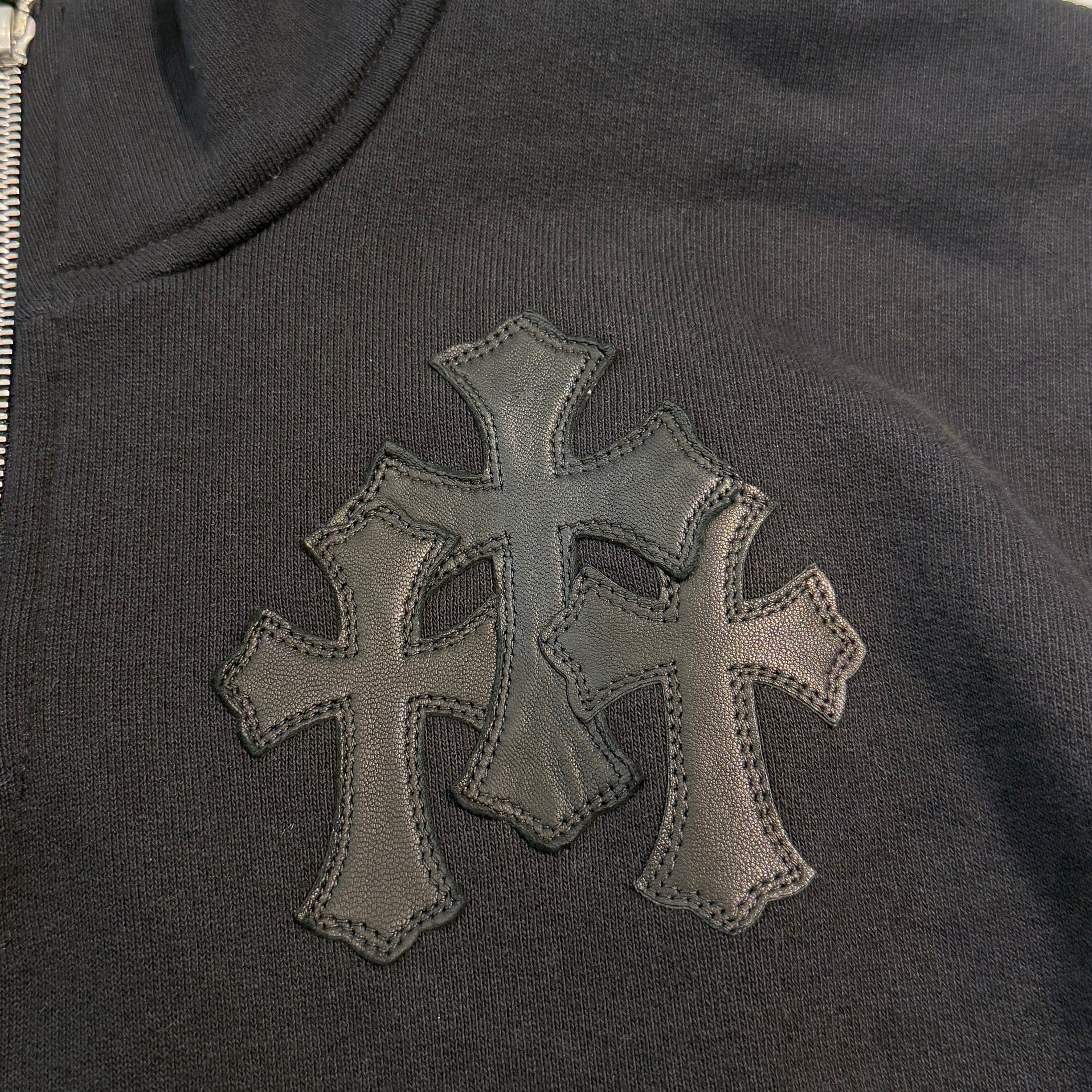 CHROME HEARTS Y NOT Cemetery Cross Leather Patch Half Zip Sweatshirt Size M クロムハーツ ワイノット セメタリークロス レザーパッチ ハーフジップ スウェットシャツ サイズM