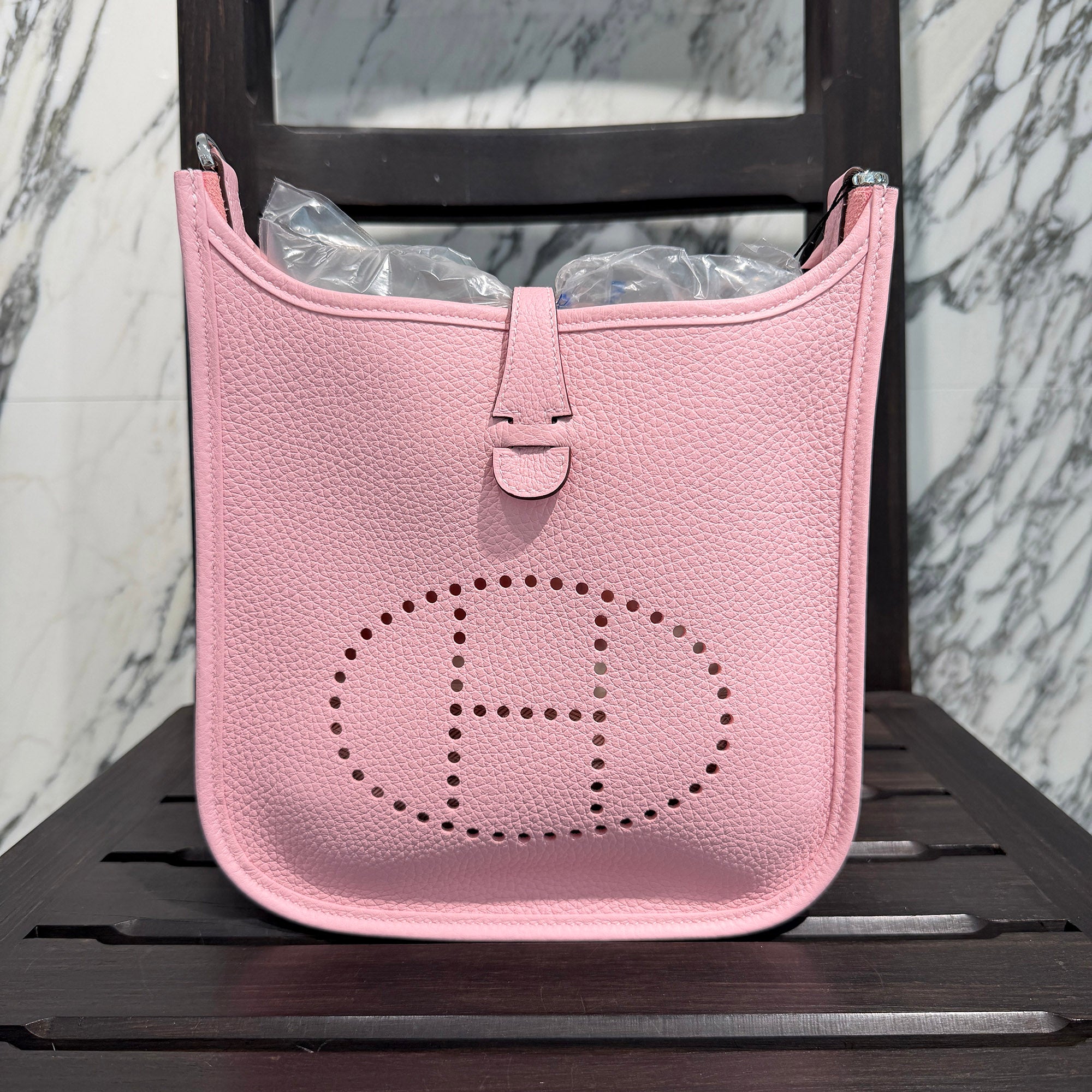 HERMES Evelyne Poche III Amazon 23 "Rose Sakura" K刻印 エルメス エブリン ポッシュ III アマゾン 23 "ローズサクラ" レザーショルダーバッグ
