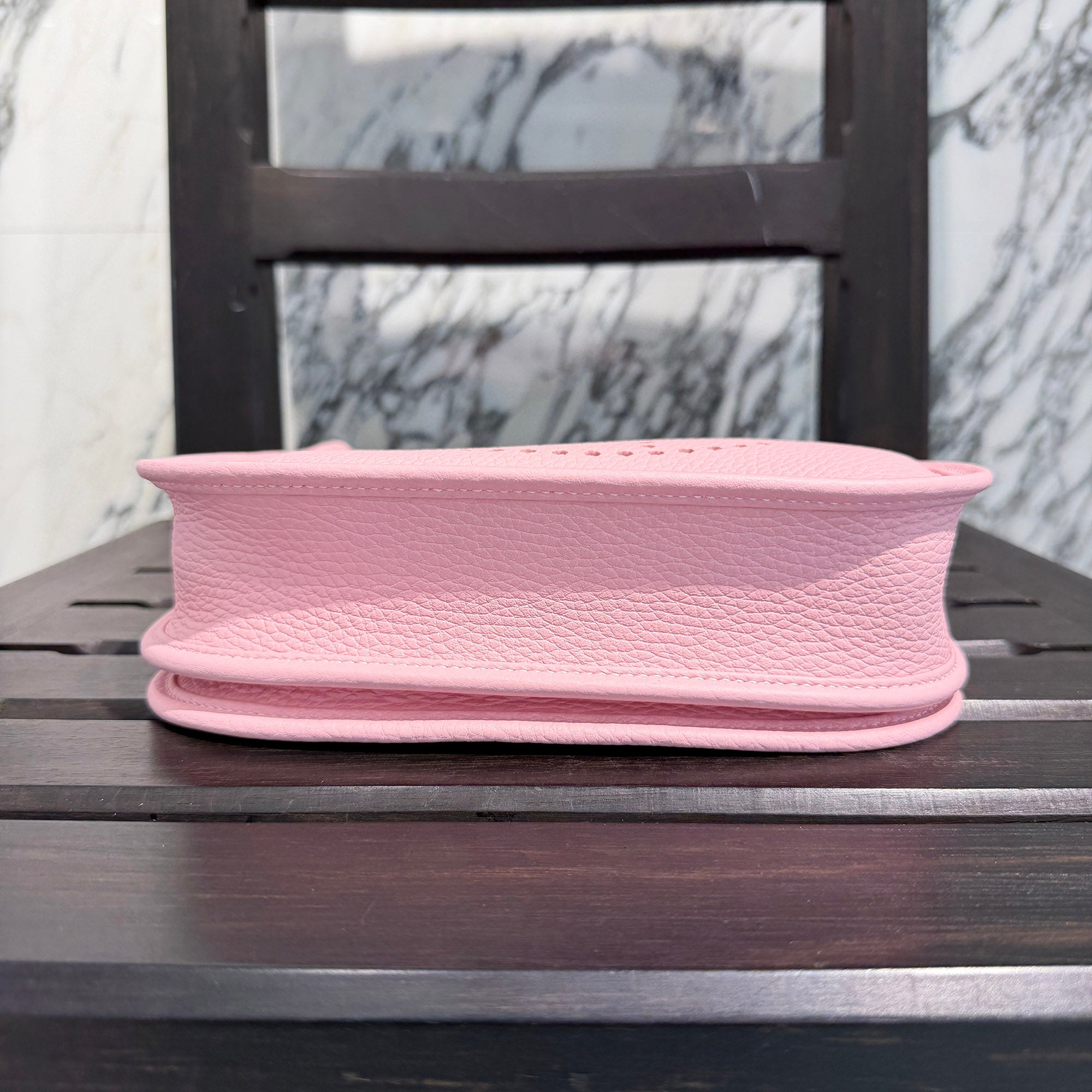 HERMES Evelyne Poche III Amazon 23 "Rose Sakura" K刻印 エルメス エブリン ポッシュ III アマゾン 23 "ローズサクラ" レザーショルダーバッグ