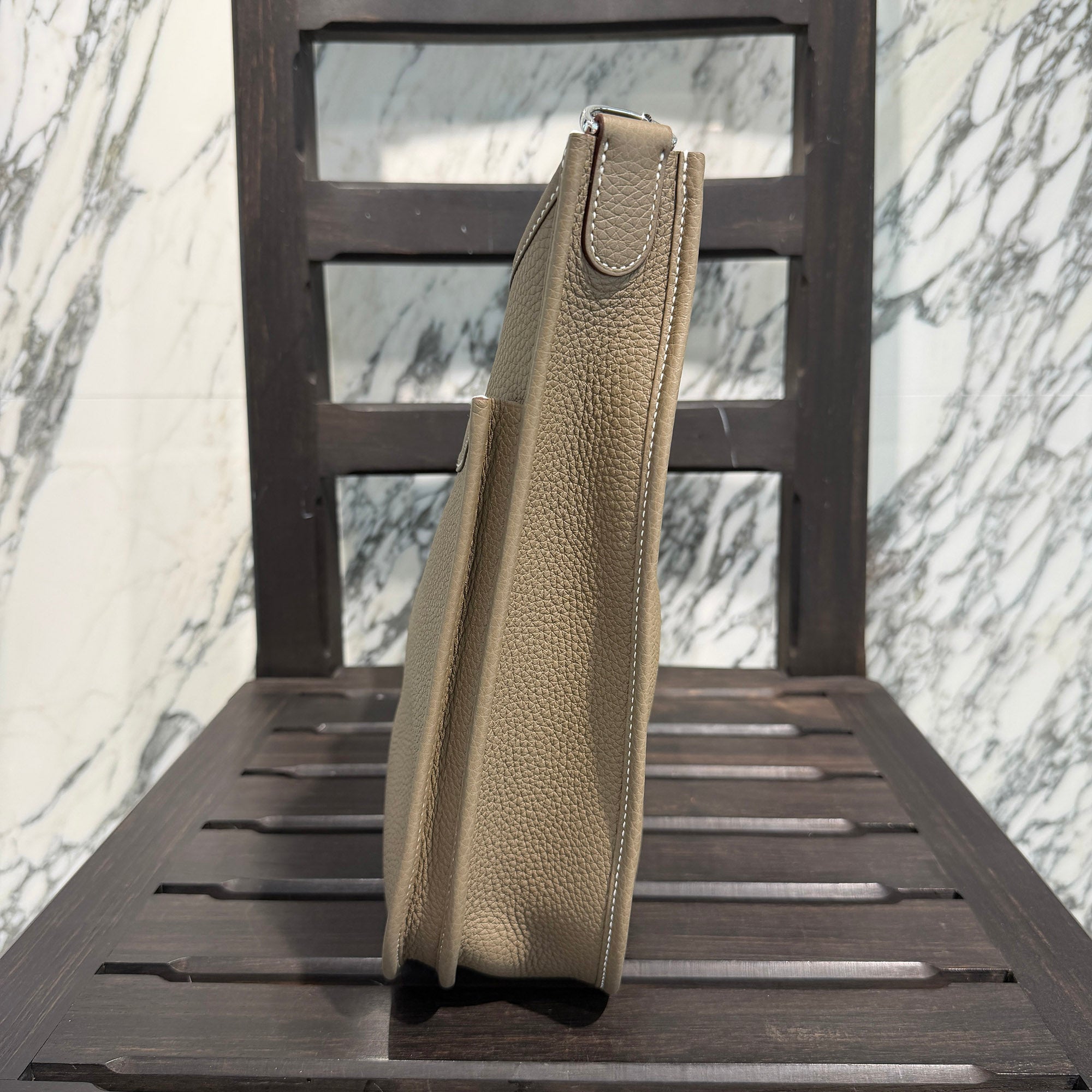 HERMES Evelyne Poche III Amazon 29 "Etoupe" G刻印 エルメス エブリン ポッシュ III アマゾン 29  "エトゥープ" レザーショルダーバッグ
