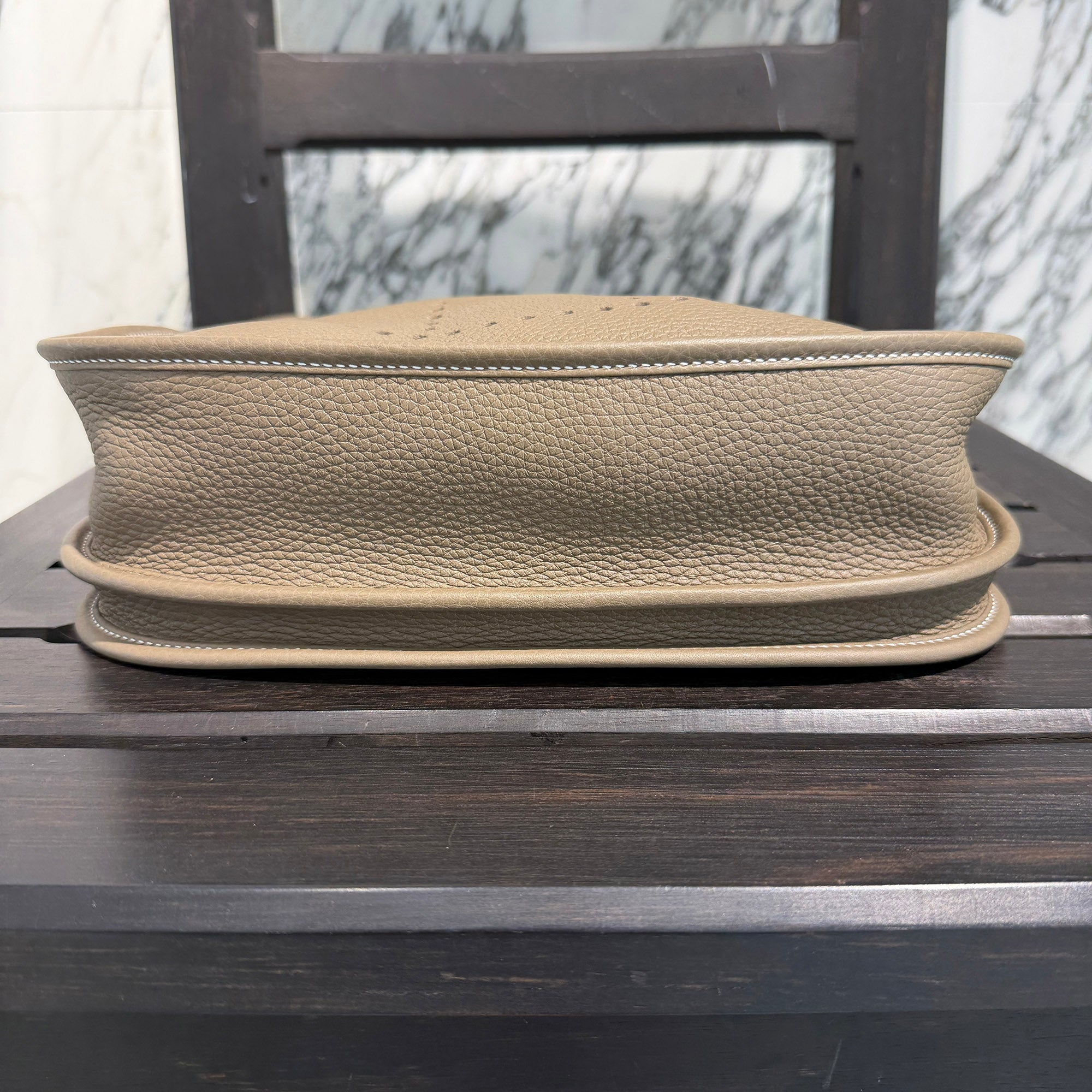 HERMES Evelyne Poche III Amazon 29 "Etoupe" G刻印 エルメス エブリン ポッシュ III アマゾン 29  "エトゥープ" レザーショルダーバッグ