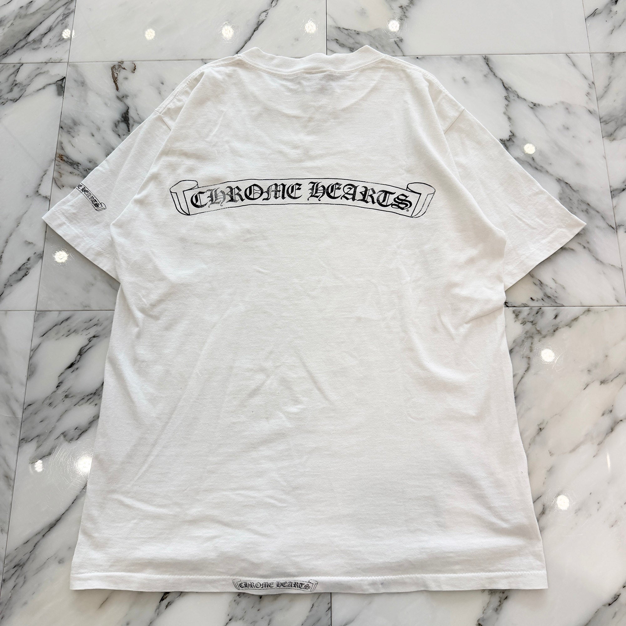 CHROME HEARTS Neck Logo Dagger Back Scroll Print Tee Size L クロムハーツ ネックロゴ ダガー バックスクロール プリント Tシャツ サイズL