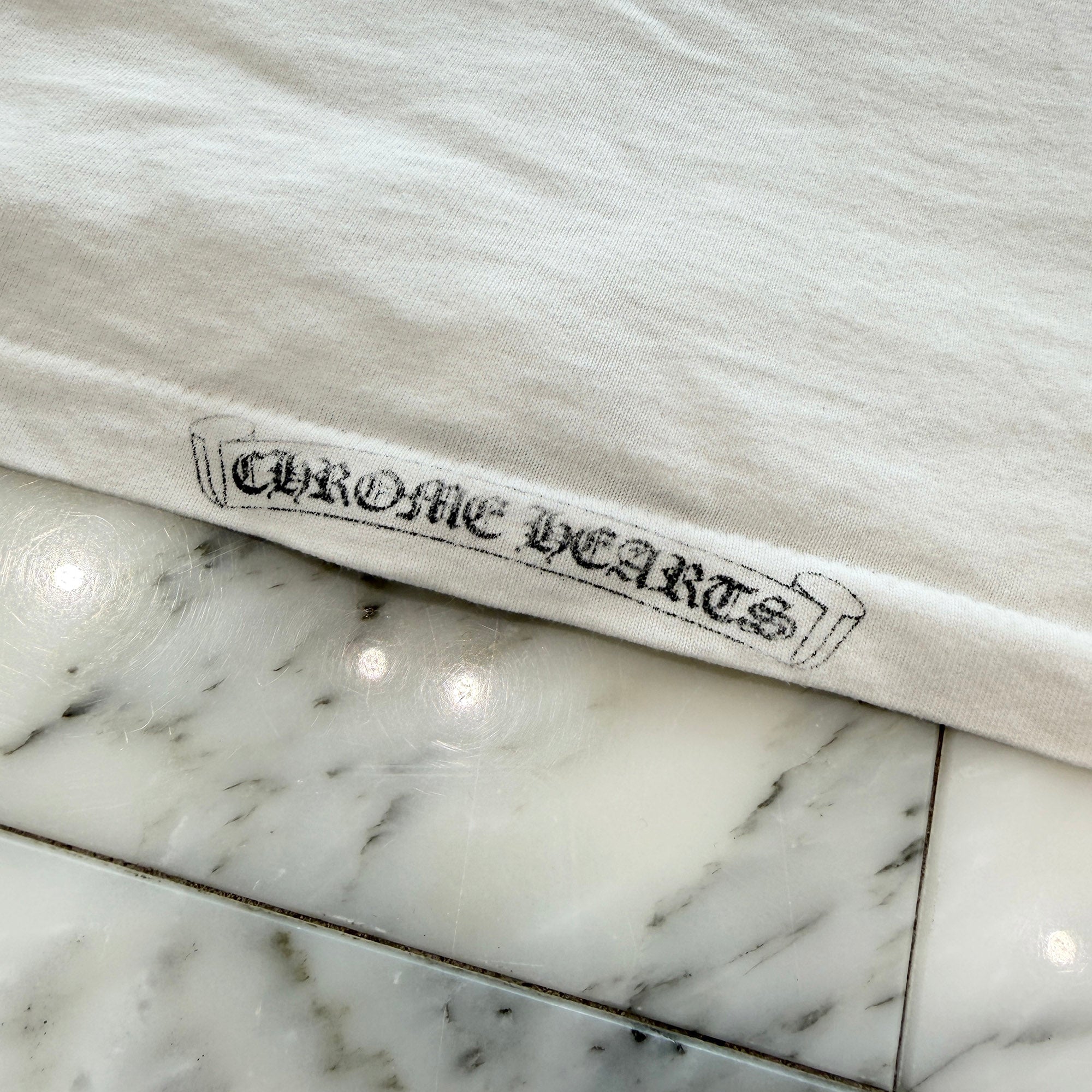 CHROME HEARTS Neck Logo Dagger Back Scroll Print Tee Size L クロムハーツ ネックロゴ ダガー バックスクロール プリント Tシャツ サイズL