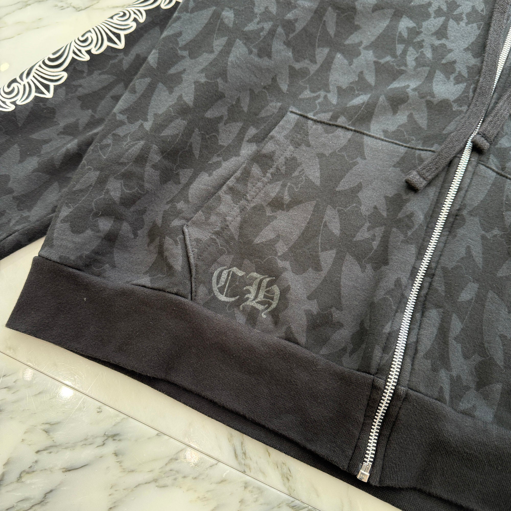 CHROME HEARTS 2024SS Graveyard Cemetery Cross Zip Up Hoodie Size L クロムハーツ グレイブヤード セメタリークロス ジップアップフーディ 総柄 サイズL
